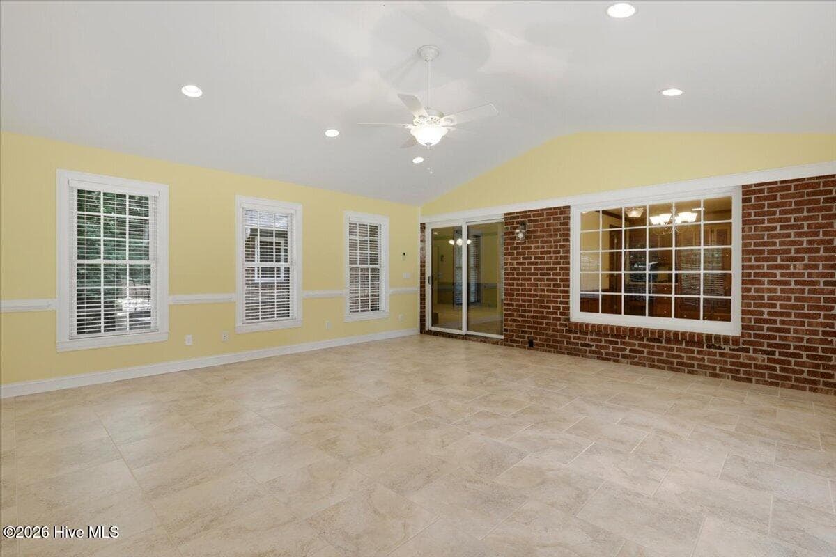 Single Family Residence at 1013 Arrowhead Drive, Snow Hill, NC 28580, photo 2 of 4