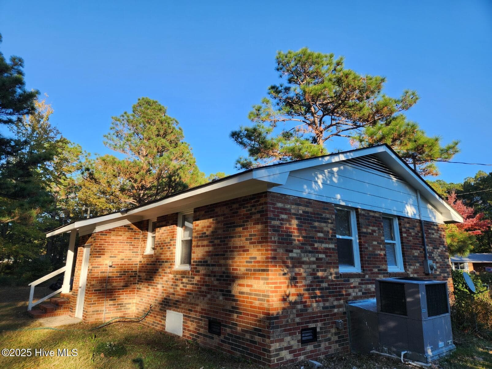 Single Family Residence at 616 N Pine Street, Roseboro, NC 28382, photo 17 of 34
