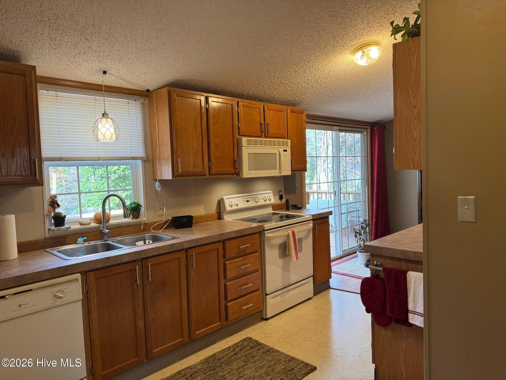 Single Family Residence at 34 Towhee Lane, Murphy, NC 28906, photo 6 of 18