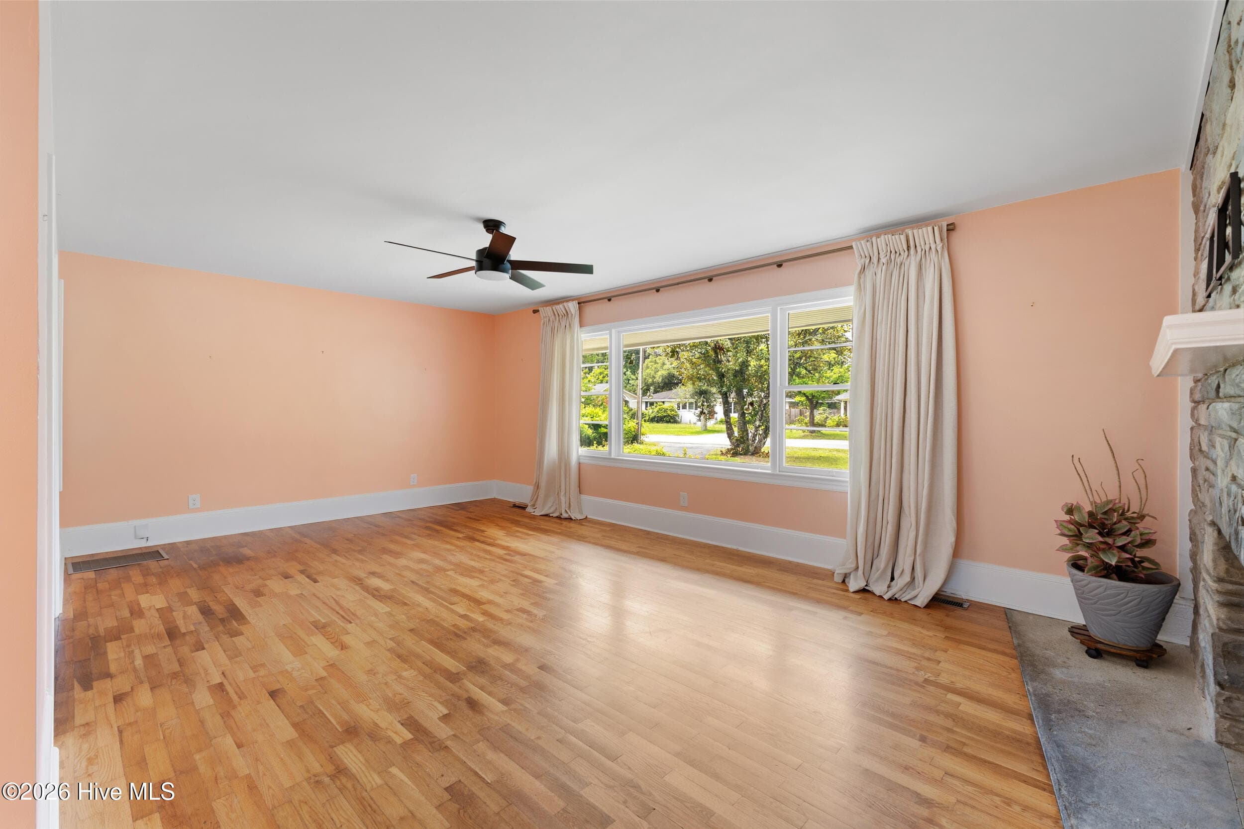 Single Family Residence at 4109 Peachtree Avenue, Wilmington, NC 28403, photo 10 of 50