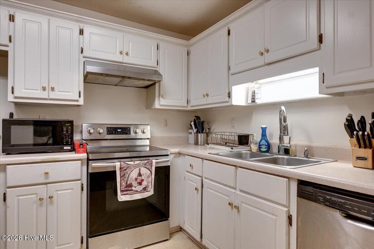Single Family Residence at 2103 Gatewood Drive, Augusta, GA 30906, photo 10 of 30