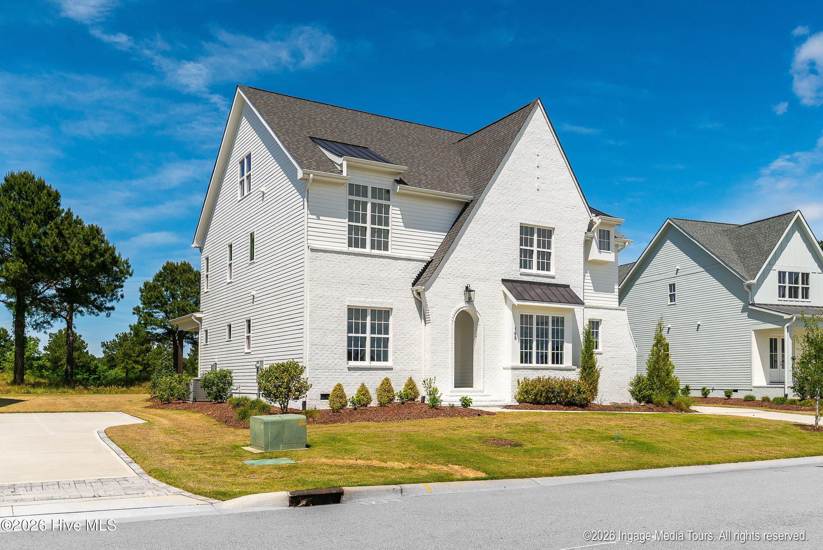 Single Family Residence at 168 Pine Tree Point, Snow Hill, NC 28580, photo 2 of 45