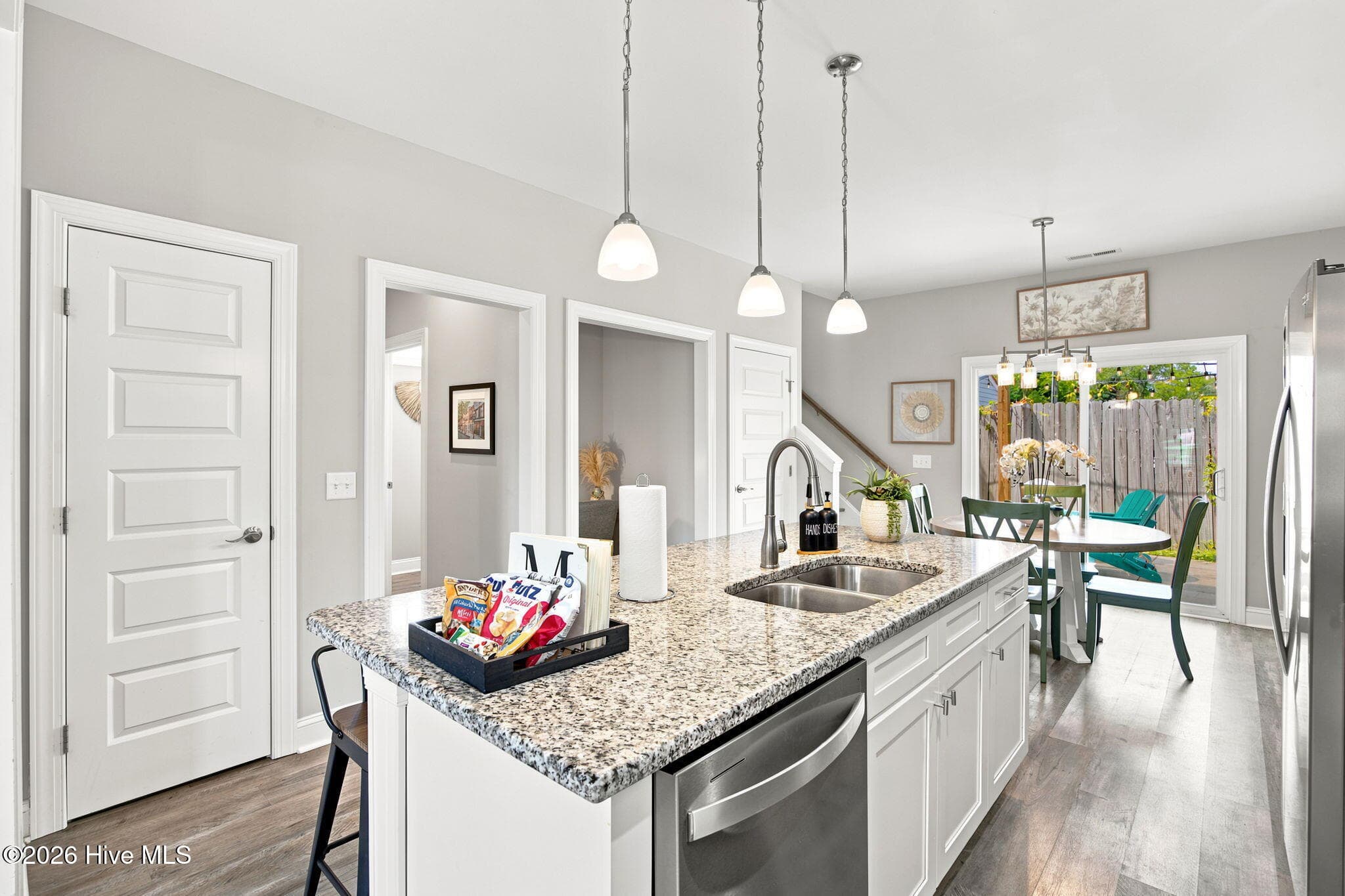 Single Family Residence at 1015 Campbell Street, Wilmington, NC 28401, photo 2 of 6