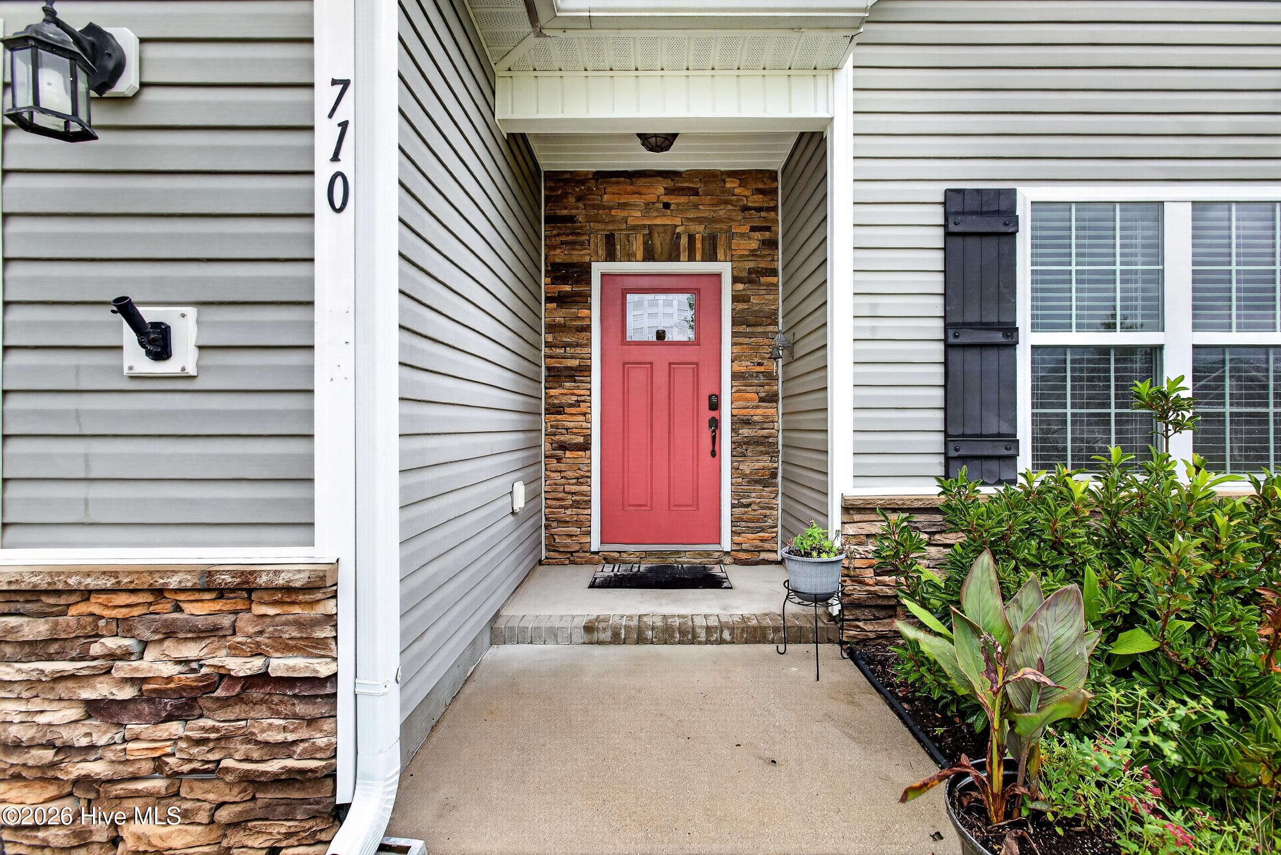 Single Family Residence at 710 Radiant Drive, Jacksonville, NC 28546, photo 4 of 38