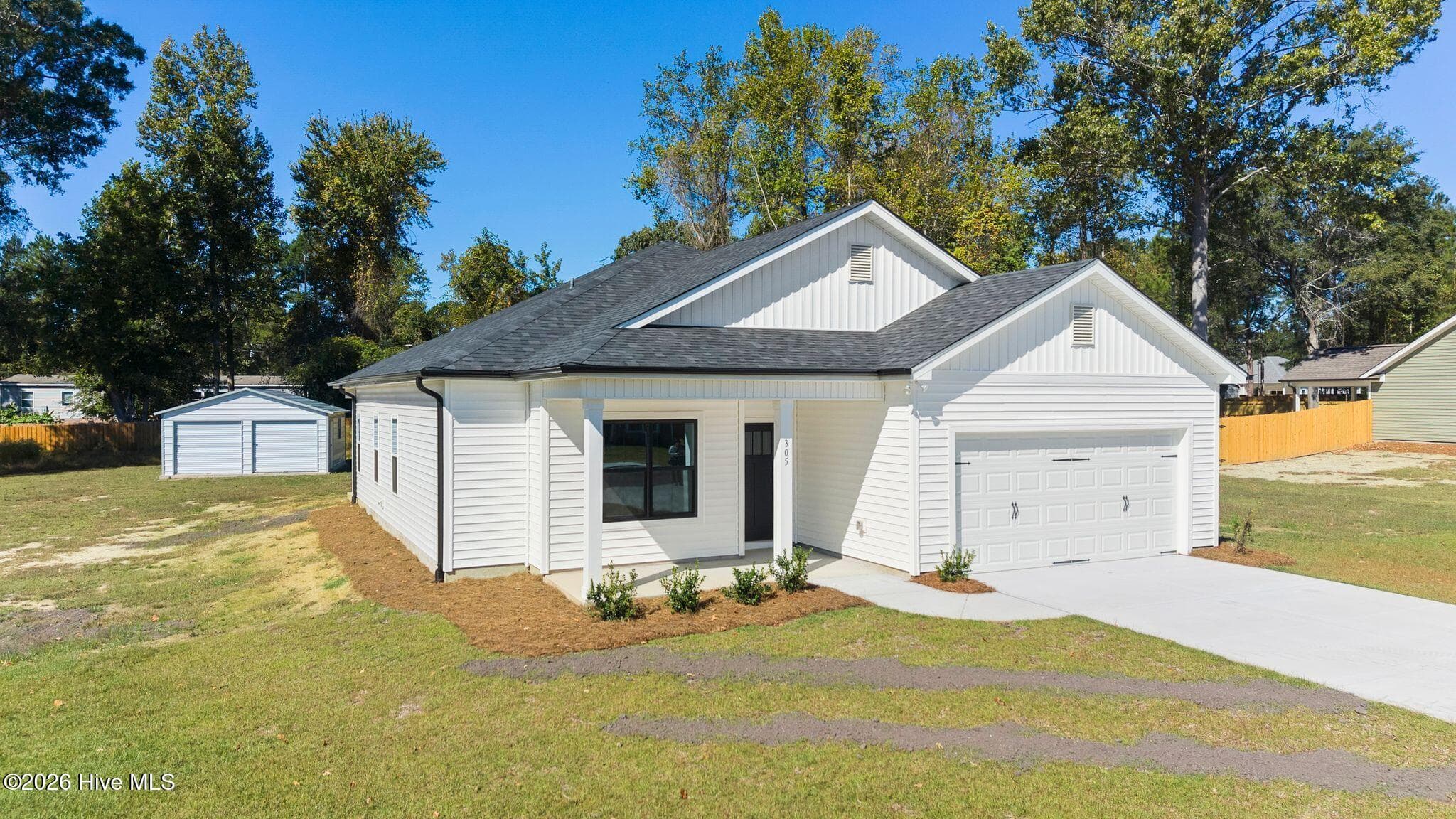 Single Family Residence at 305 Riva Ridge, Burgaw, NC 28425, photo 3 of 67