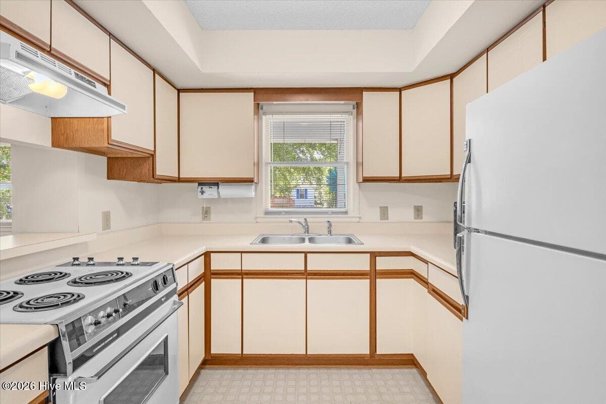 Kitchen - 109 NE 30th Street, Oak Island, NC 28465