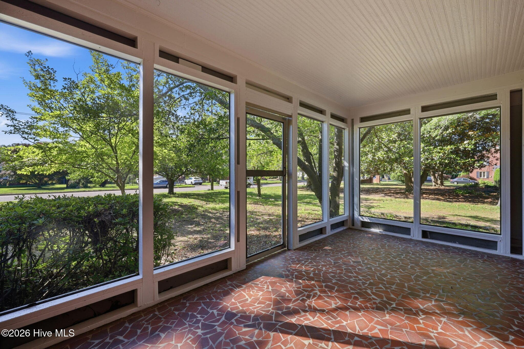 Single Family Residence at 1108 Summit Avenue, Washington, NC 27889, photo 5 of 49