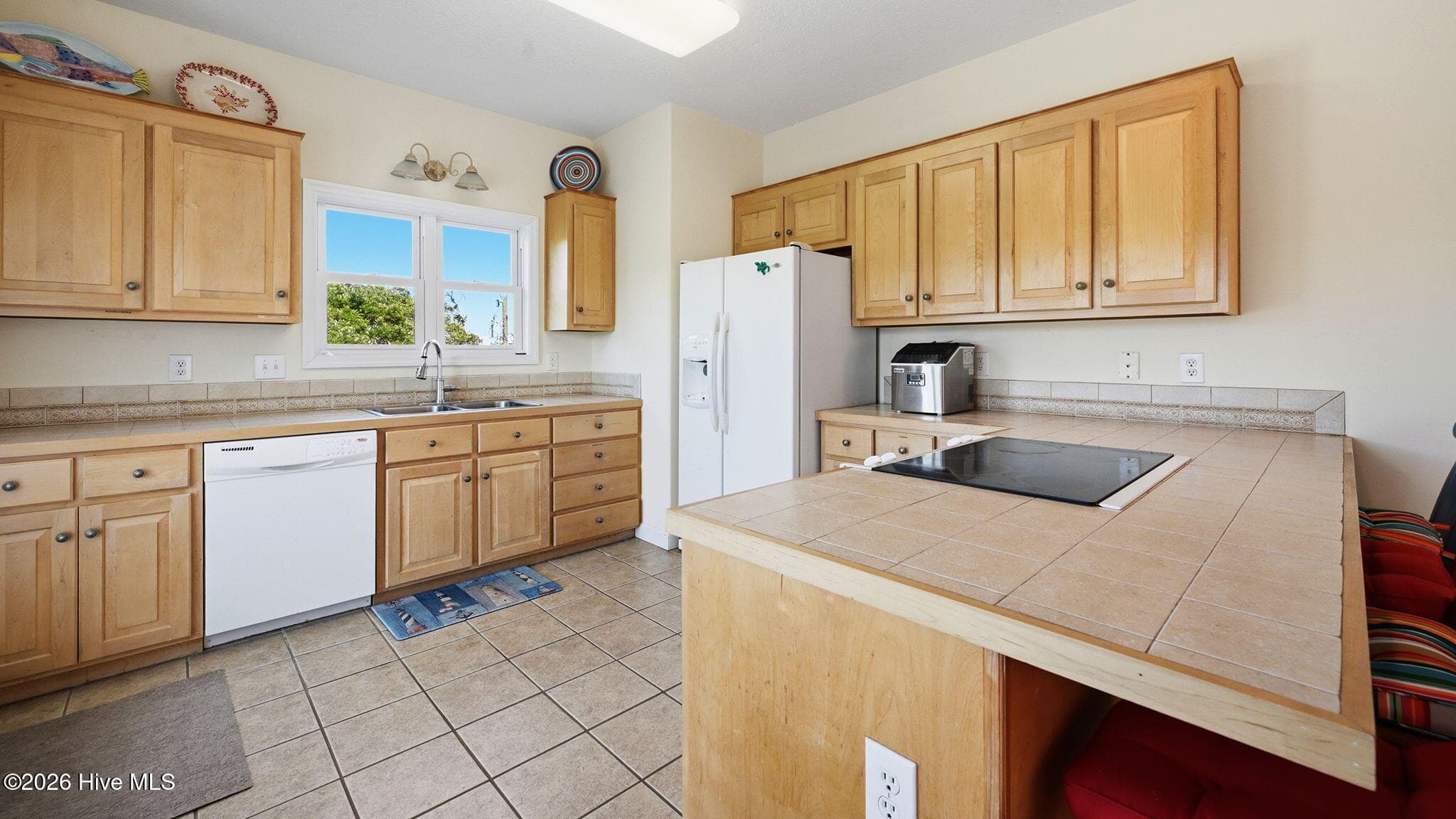 Single Family Residence at 1103 Timber Trail, Emerald Isle, NC 28594, photo 12 of 49