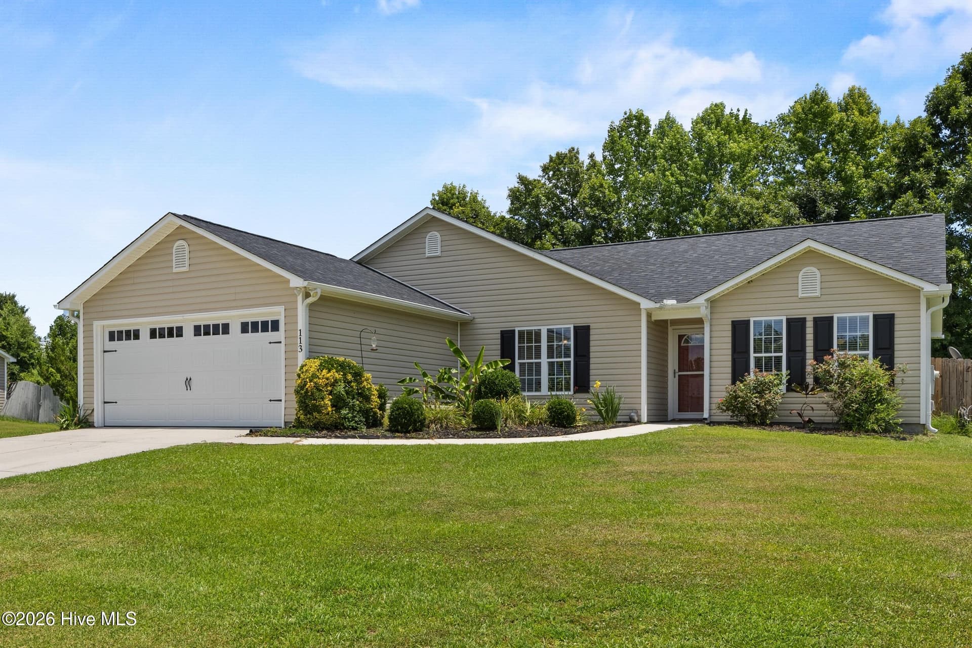 113 Rolling Meadow Drive, Richlands, NC 28574