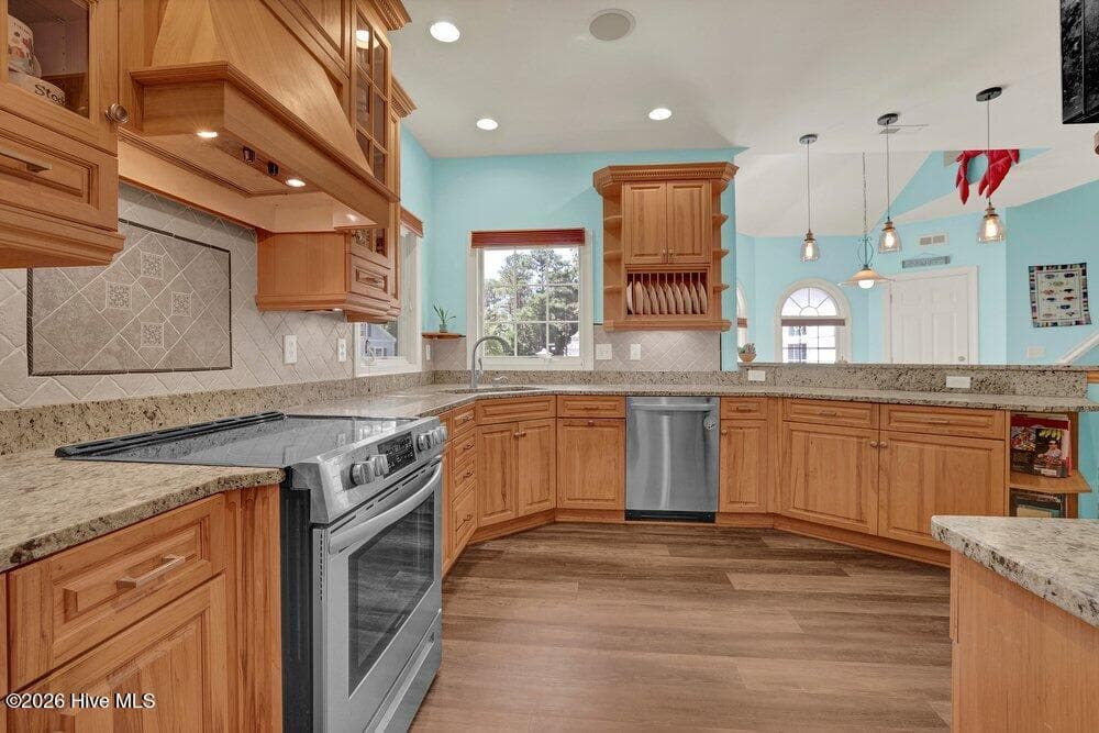 Single Family Residence at 107 S Grist Mill Road, Hampstead, NC 28443, photo 12 of 80