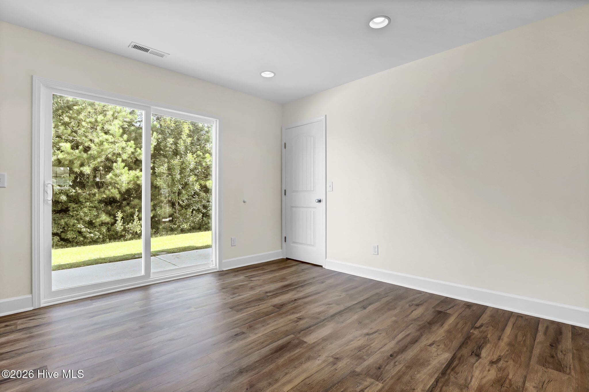 Single Family Residence at 91 Glasgow Drive, Rocky Point, NC 28457, photo 14 of 31