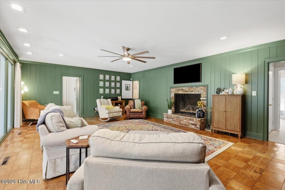 Single Family Residence at 1304 Greenbriar Road, Kinston, NC 28501, photo 31 of 66