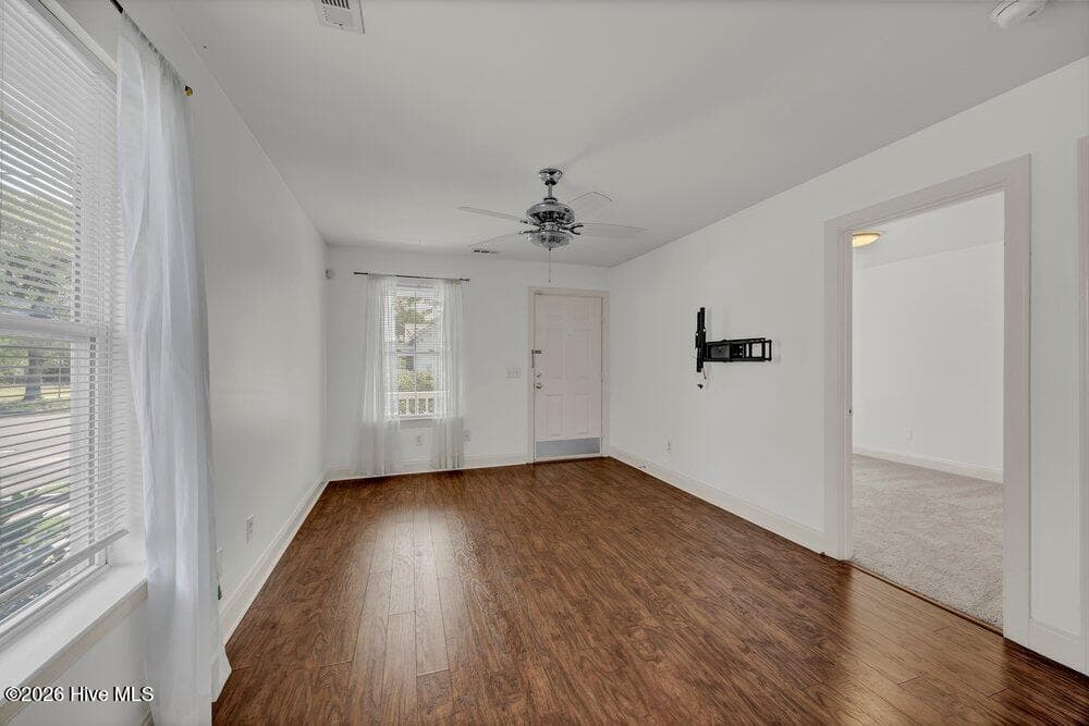 Single Family Residence at 100 S 11th Street, Wilmington, NC 28401, photo 3 of 24