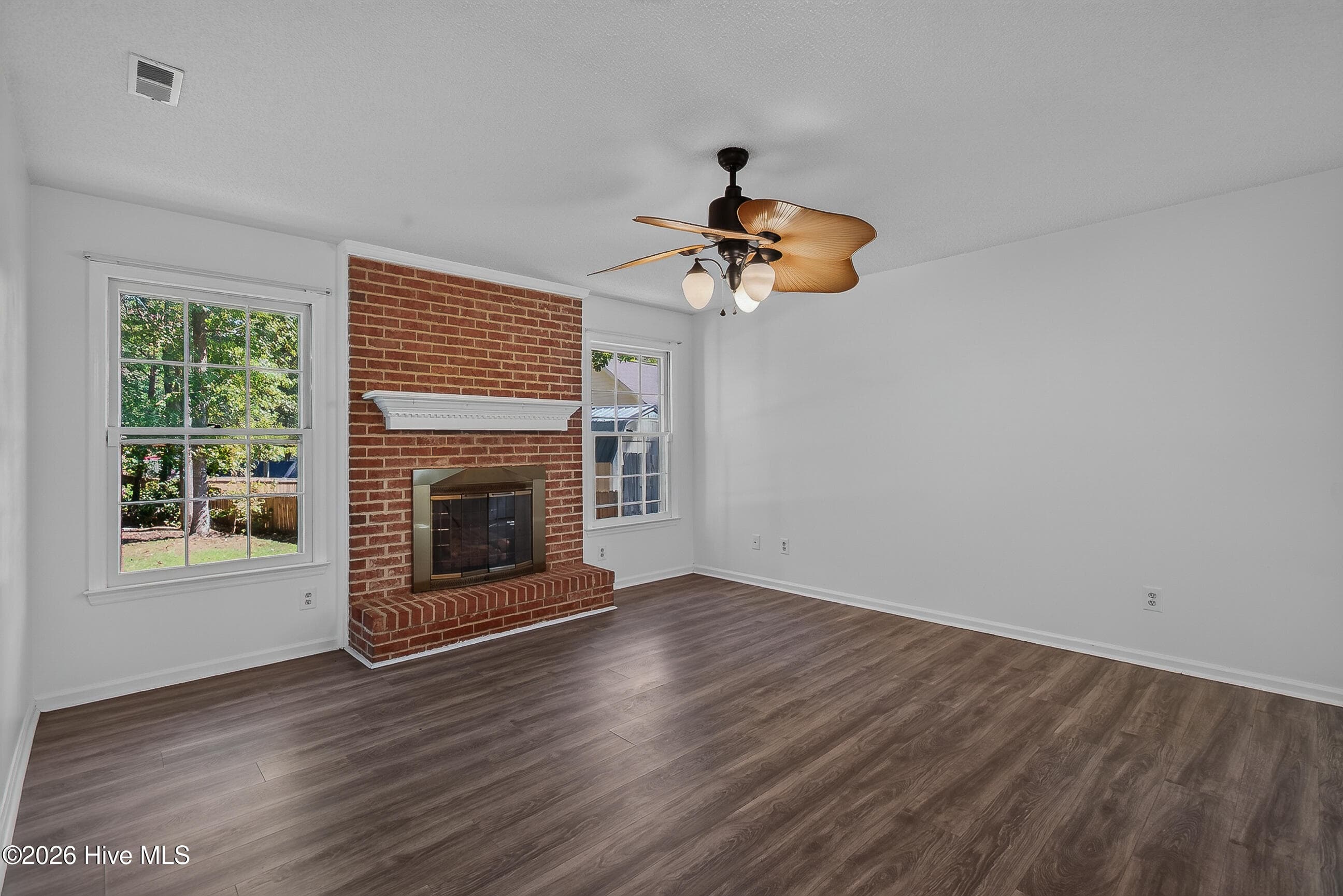 Single Family Residence at 439 Candlewood Drive, Jacksonville, NC 28540, photo 12 of 42