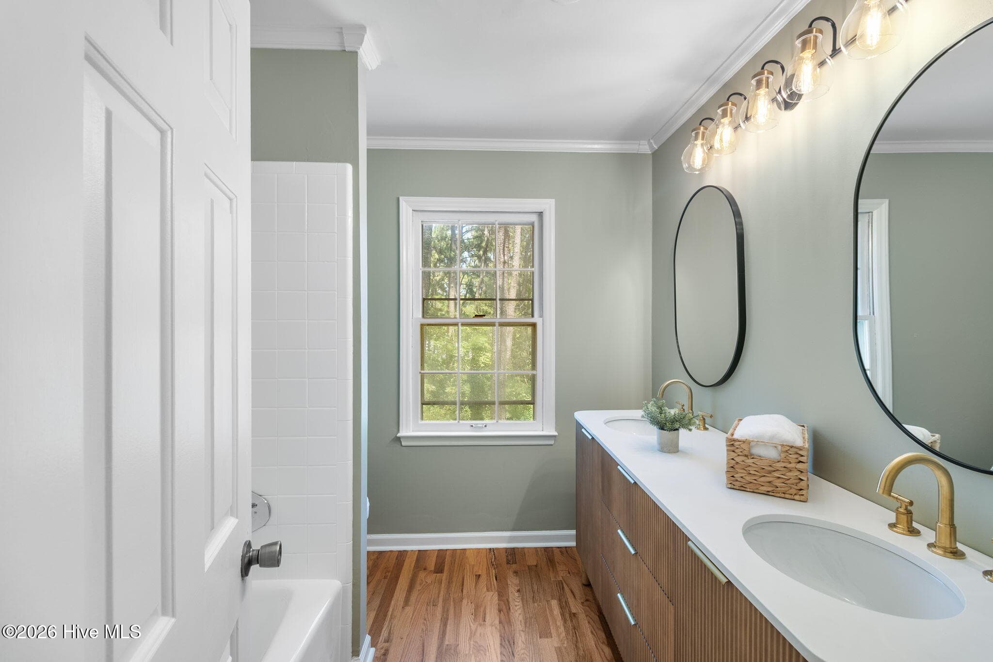 Upper hallway full bathroom - 102 James Creek Road, Southern Pines, NC 28387
