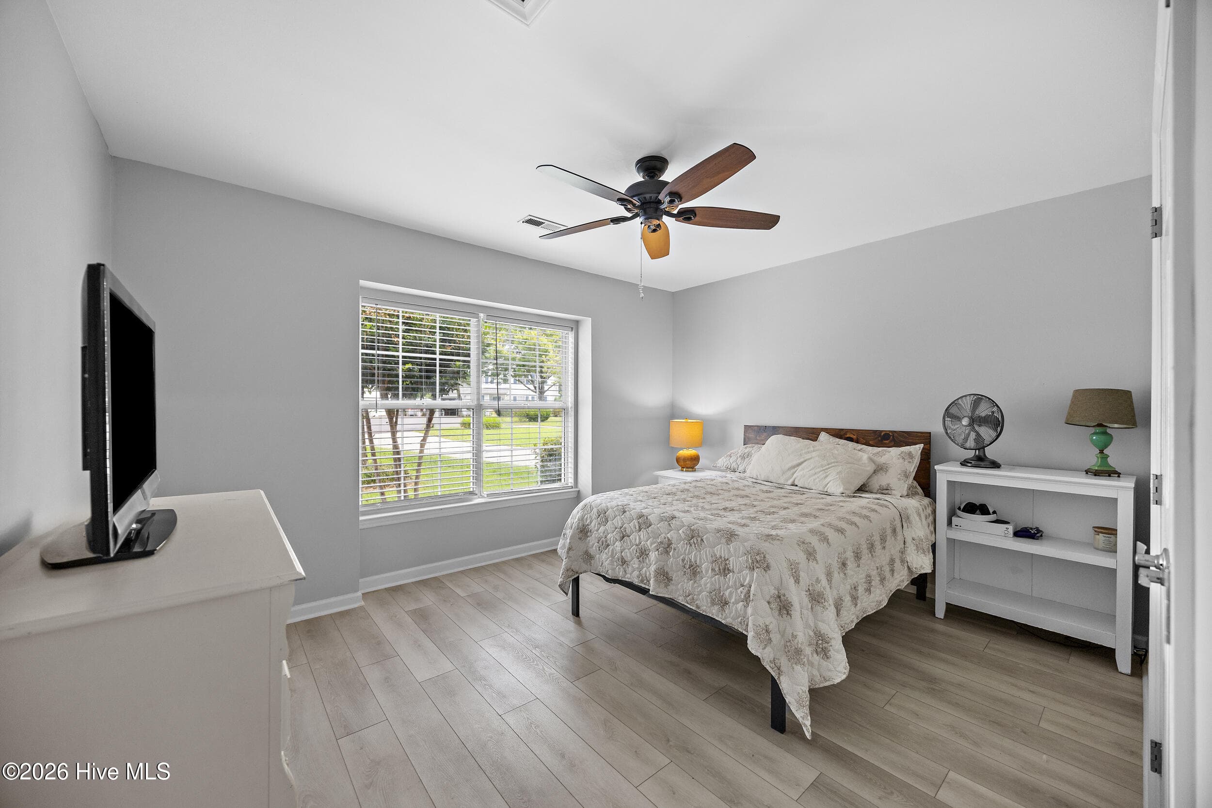 Single Family Residence at 5416 Ibis Court, Wilmington, NC 28409, photo 14 of 36