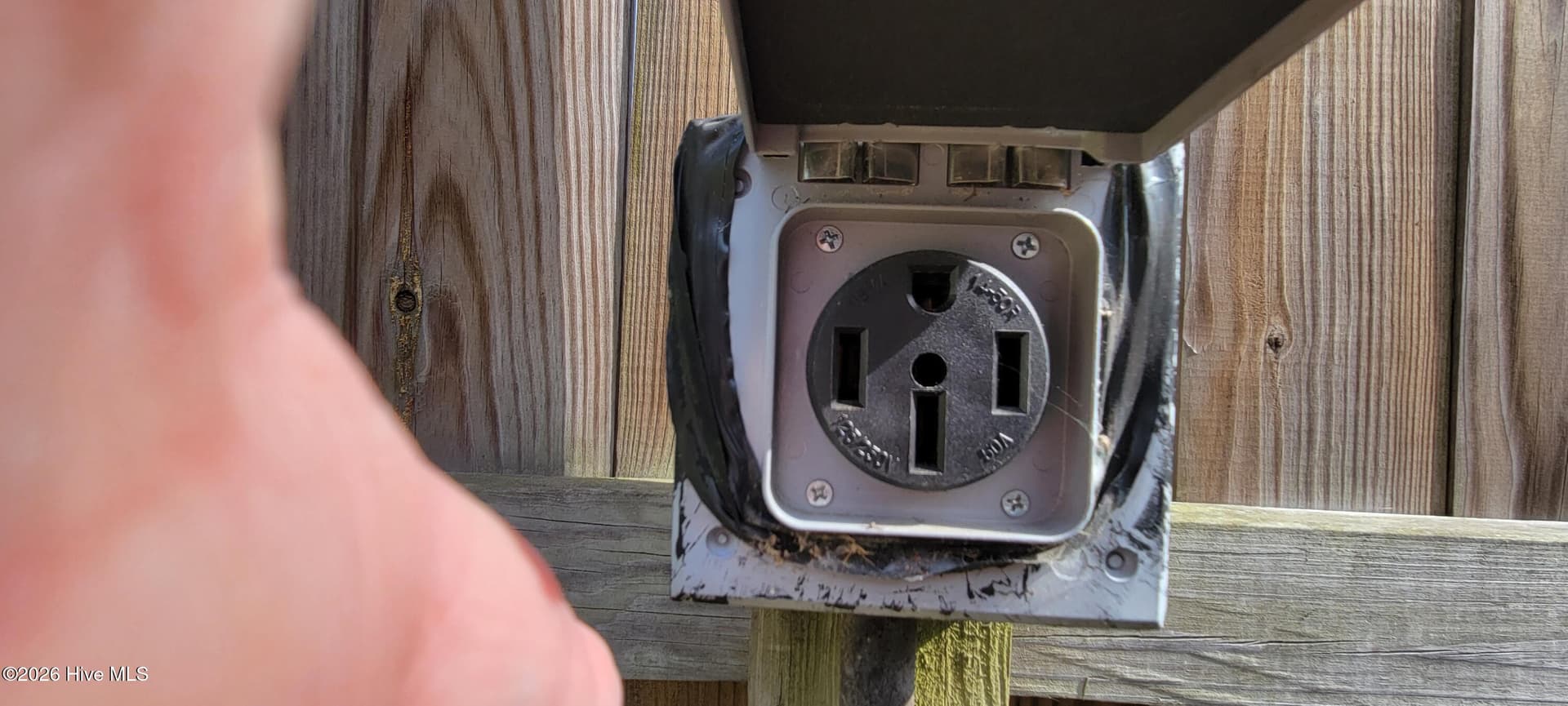 RV receptacle - 110 Landon Drive, Washington, NC 27889