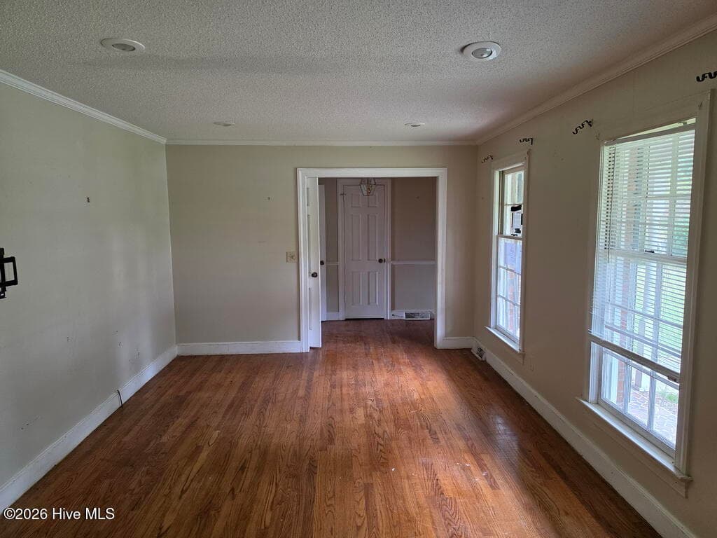 Single Family Residence at 2211 Tanglewood Drive, Kinston, NC 28504, photo 5 of 15