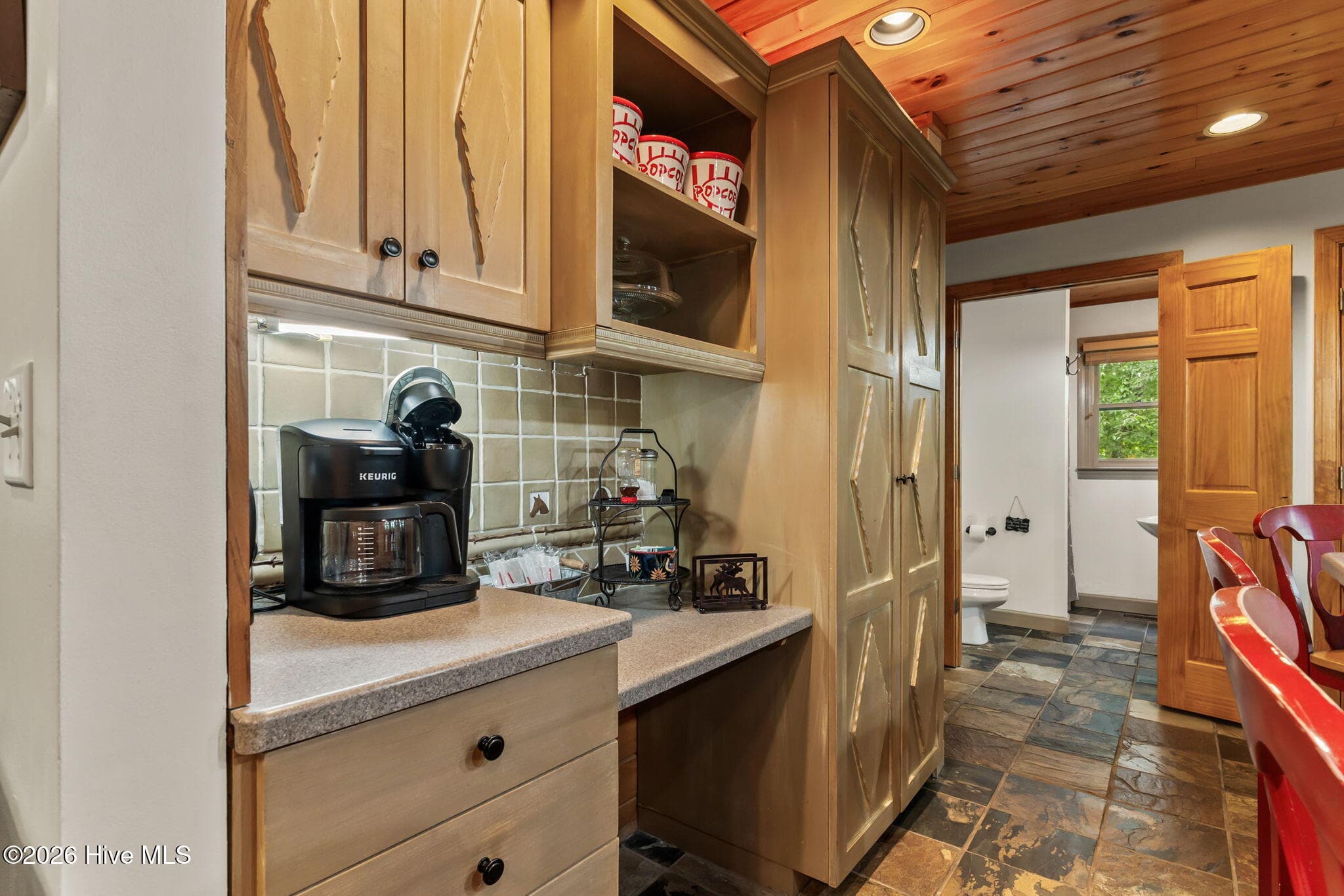 Single Family Residence at 398 Mountain Tops Circle, Blue Ridge, GA 30513, photo 10 of 63