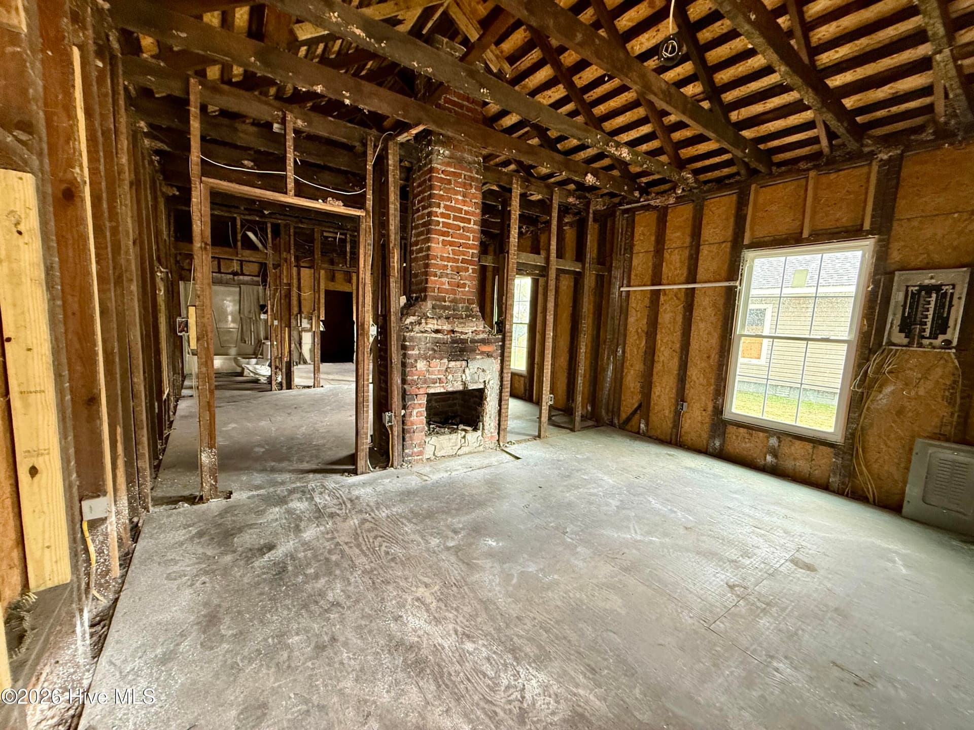 Single Family Residence at 911 Washington Street E, Wilson, NC 27893, photo 10 of 20