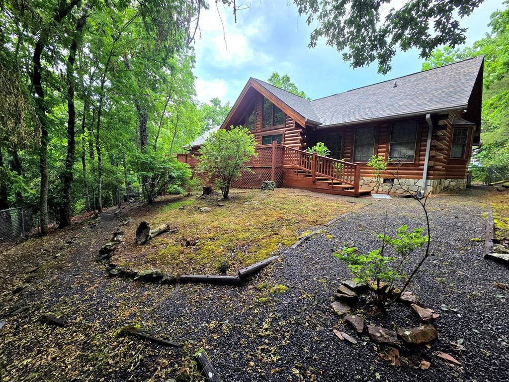 Single Family Residence at 118 Laurel Ridge Lane, Murphy, NC 28906, photo 13 of 32