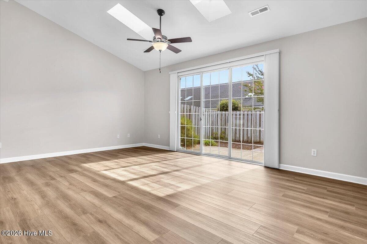 Townhouse at 5006 Carleton Drive Unit 121, Wilmington, NC 28403, photo 10 of 33