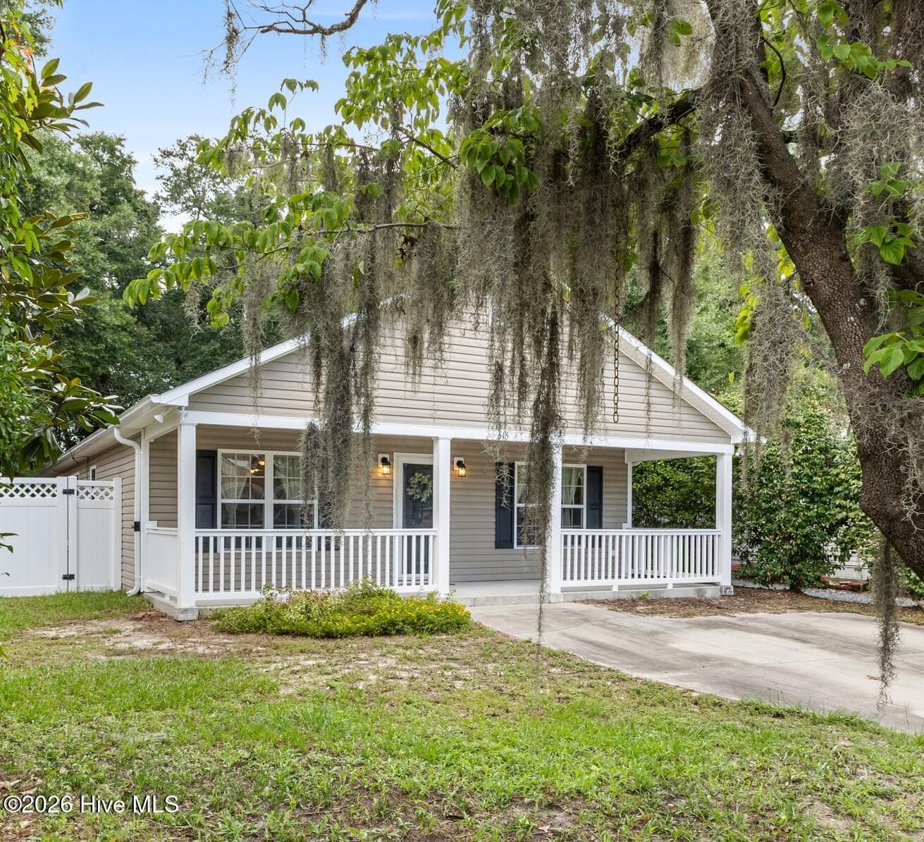 Single Family Residence at 615 Tennessee Avenue, Wilmington, NC 28401, photo 4 of 38