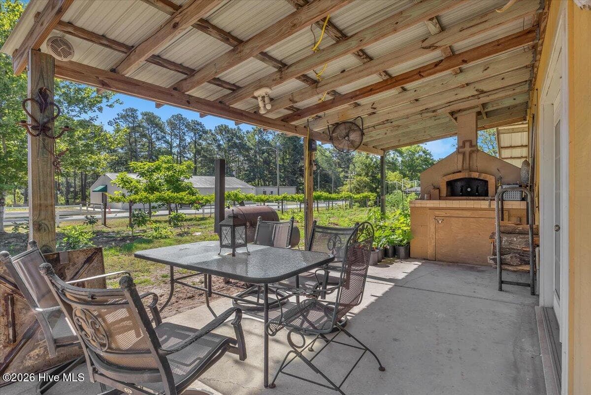 Single Family Residence at 1701 Stanbury Road SW, Supply, NC 28462, photo 2 of 3