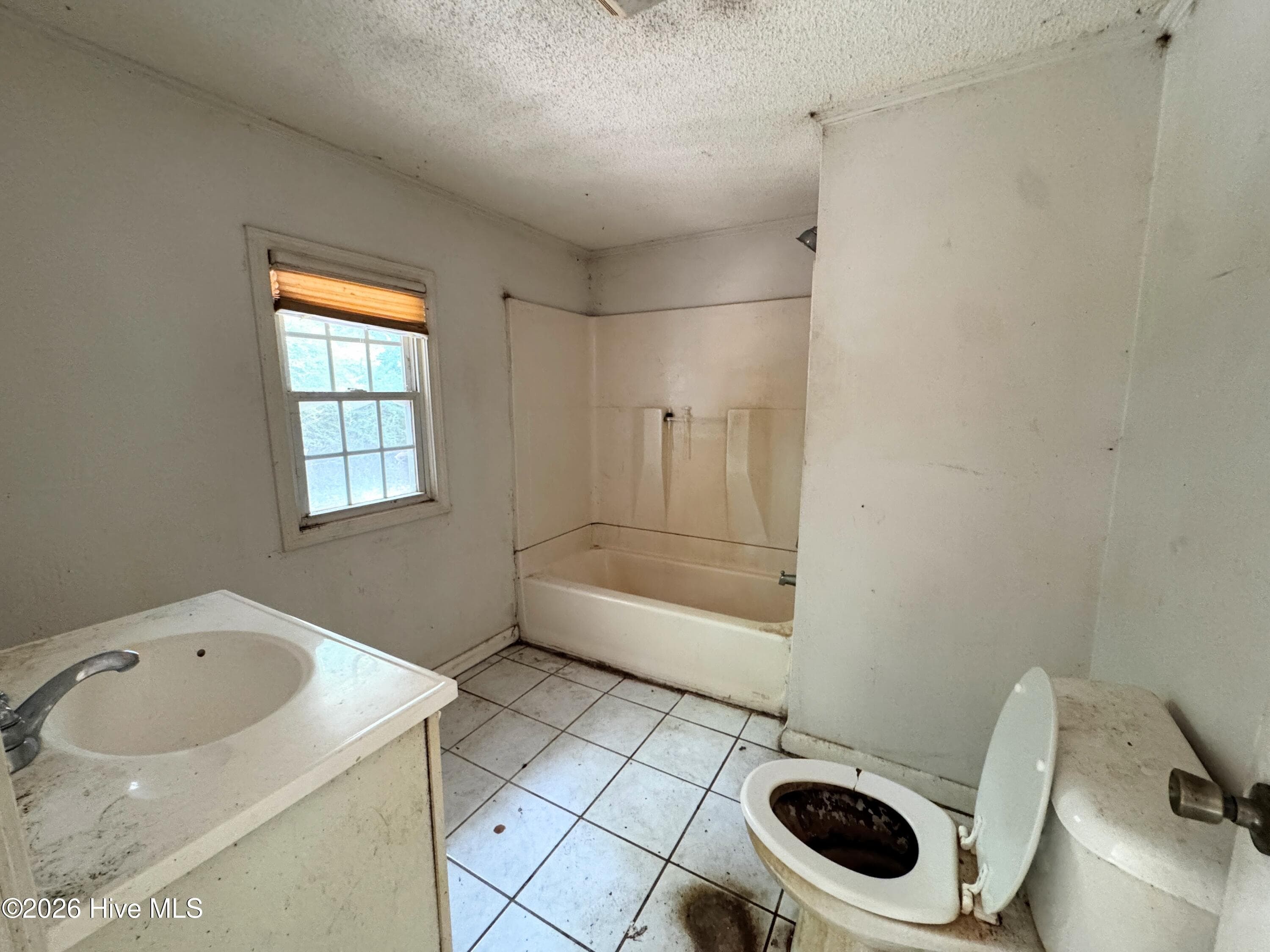 Single Family Residence at 739 Sloop Point Road, Hampstead, NC 28443, photo 10 of 32