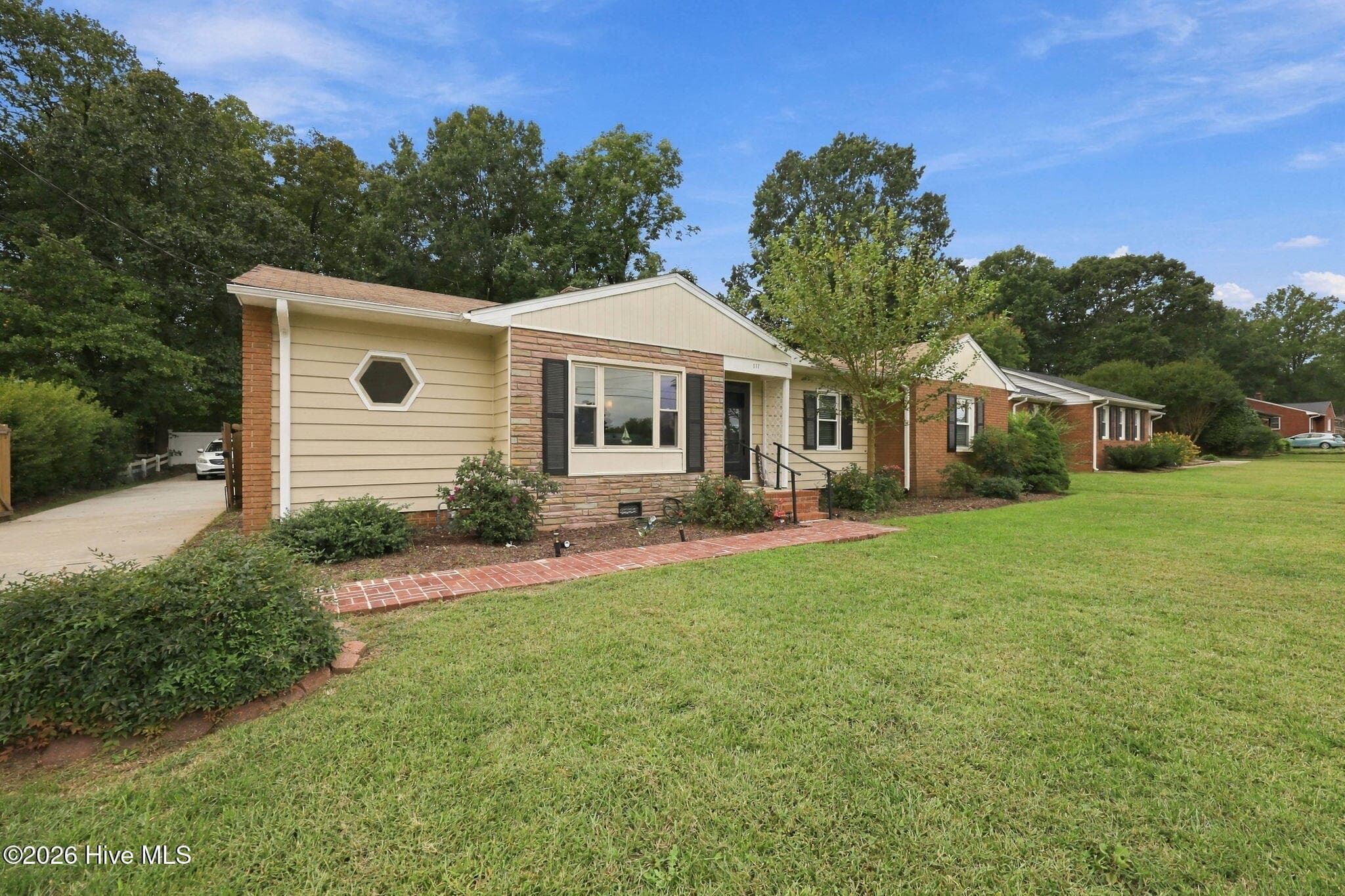 Single Family Residence at 517 E Pine Street, Graham, NC 27253, photo 3 of 36