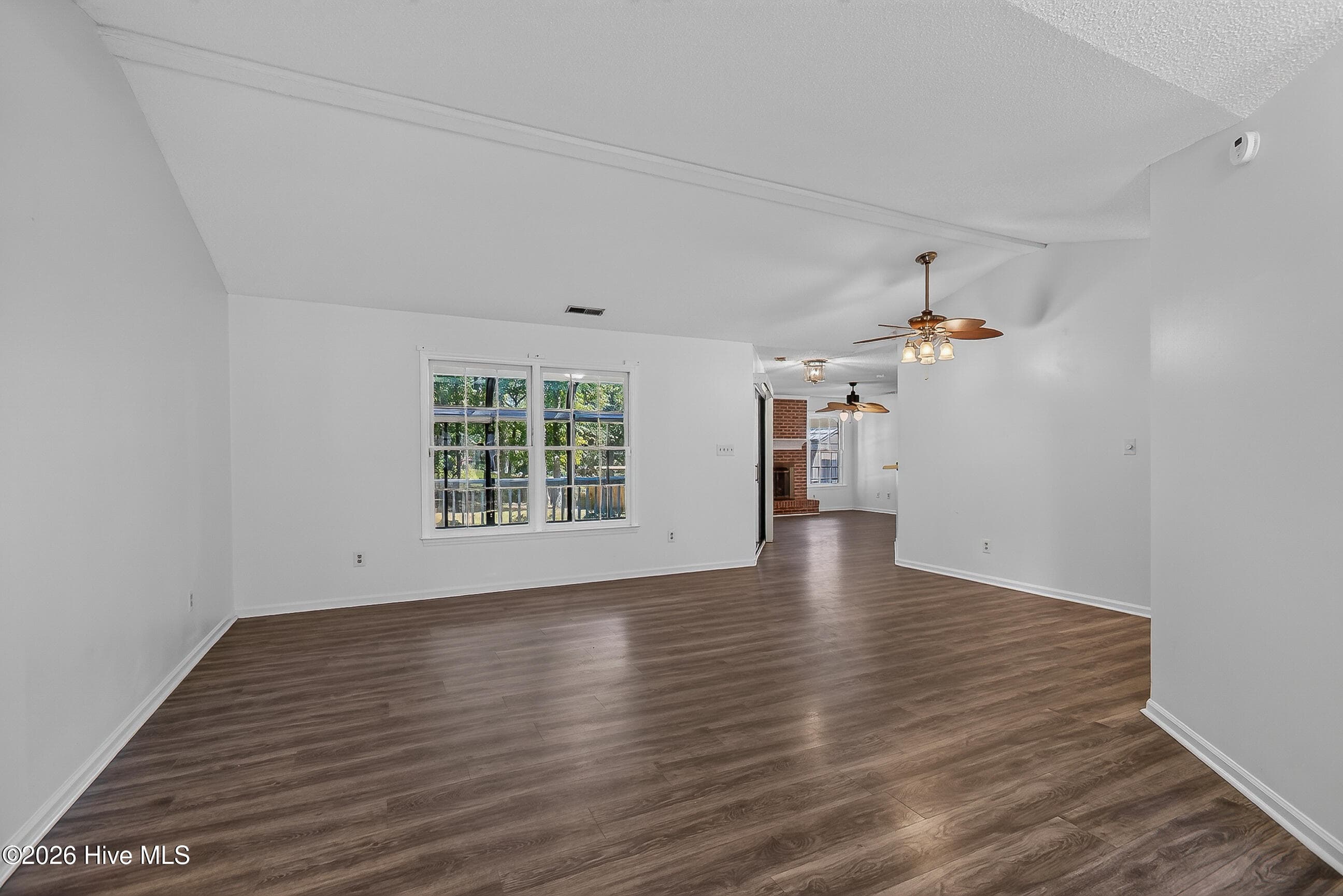 Single Family Residence at 439 Candlewood Drive, Jacksonville, NC 28540, photo 7 of 42