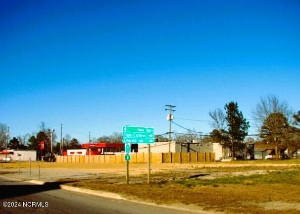 Unimproved Land at 803/805 Main Street, Maysville, NC 28555, photo 4 of 5