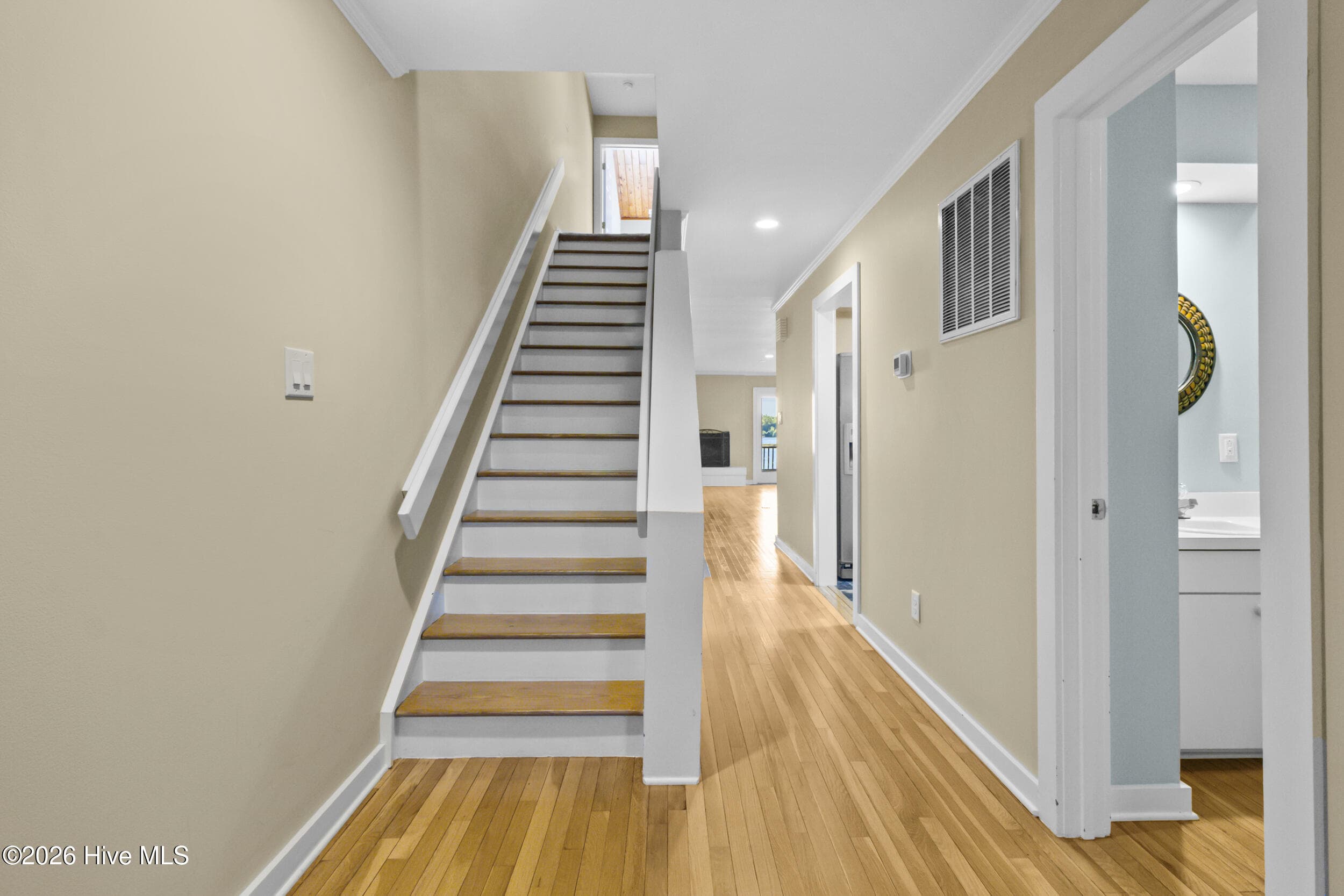 Stairway - 5 Batts Hill Road, New Bern, NC 28562