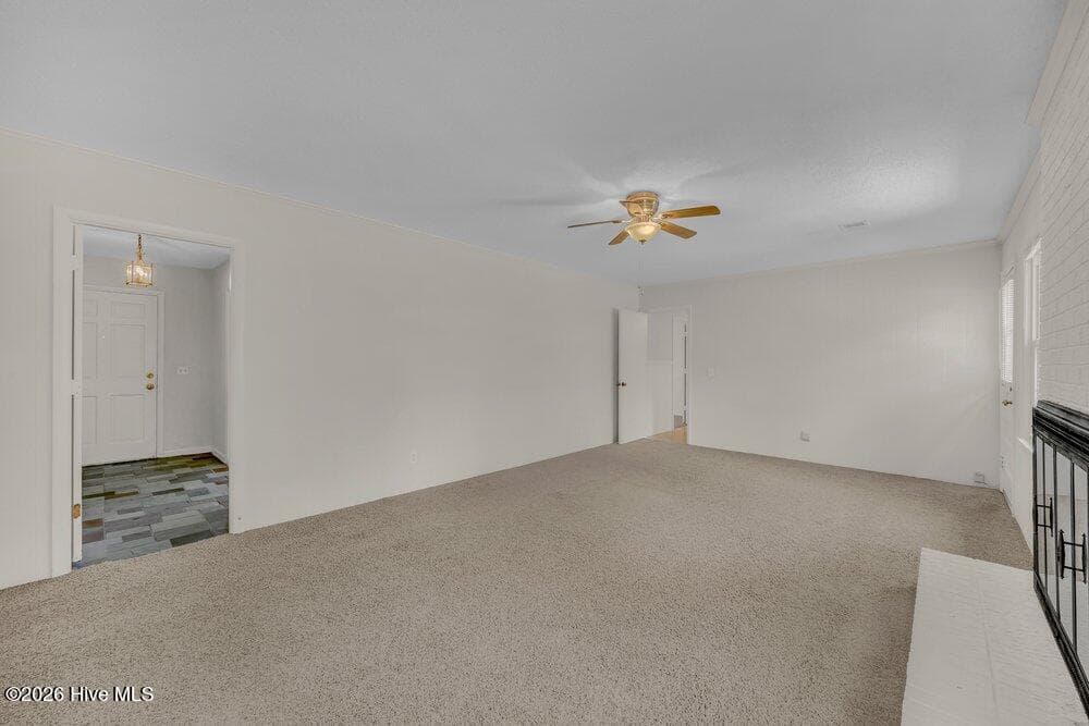 Single Family Residence at 618 Kelly Road, Wilmington, NC 28409, photo 5 of 27