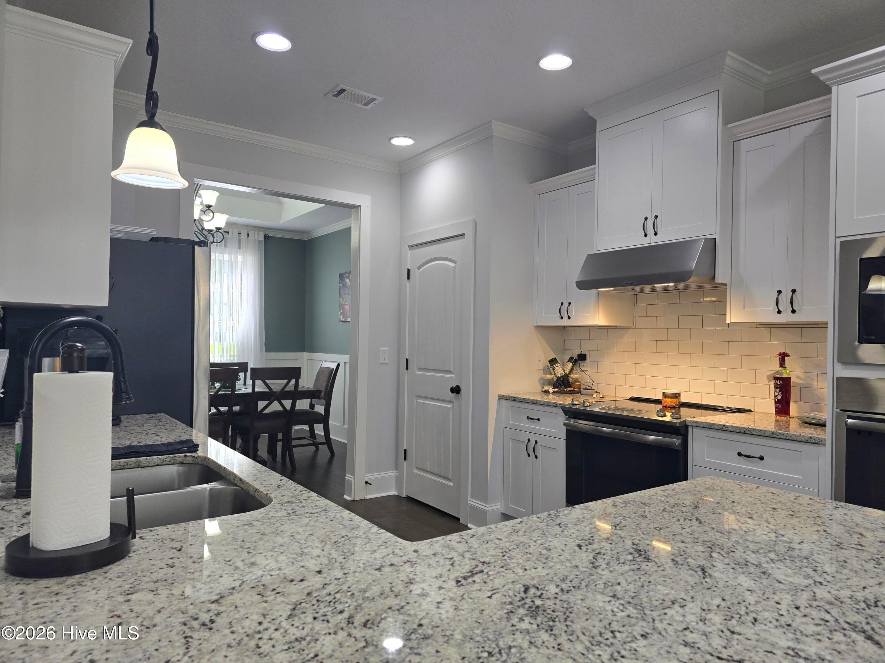 Beautiful granite countertops - 2016 Edenberry Row, Beech Island, SC 29842