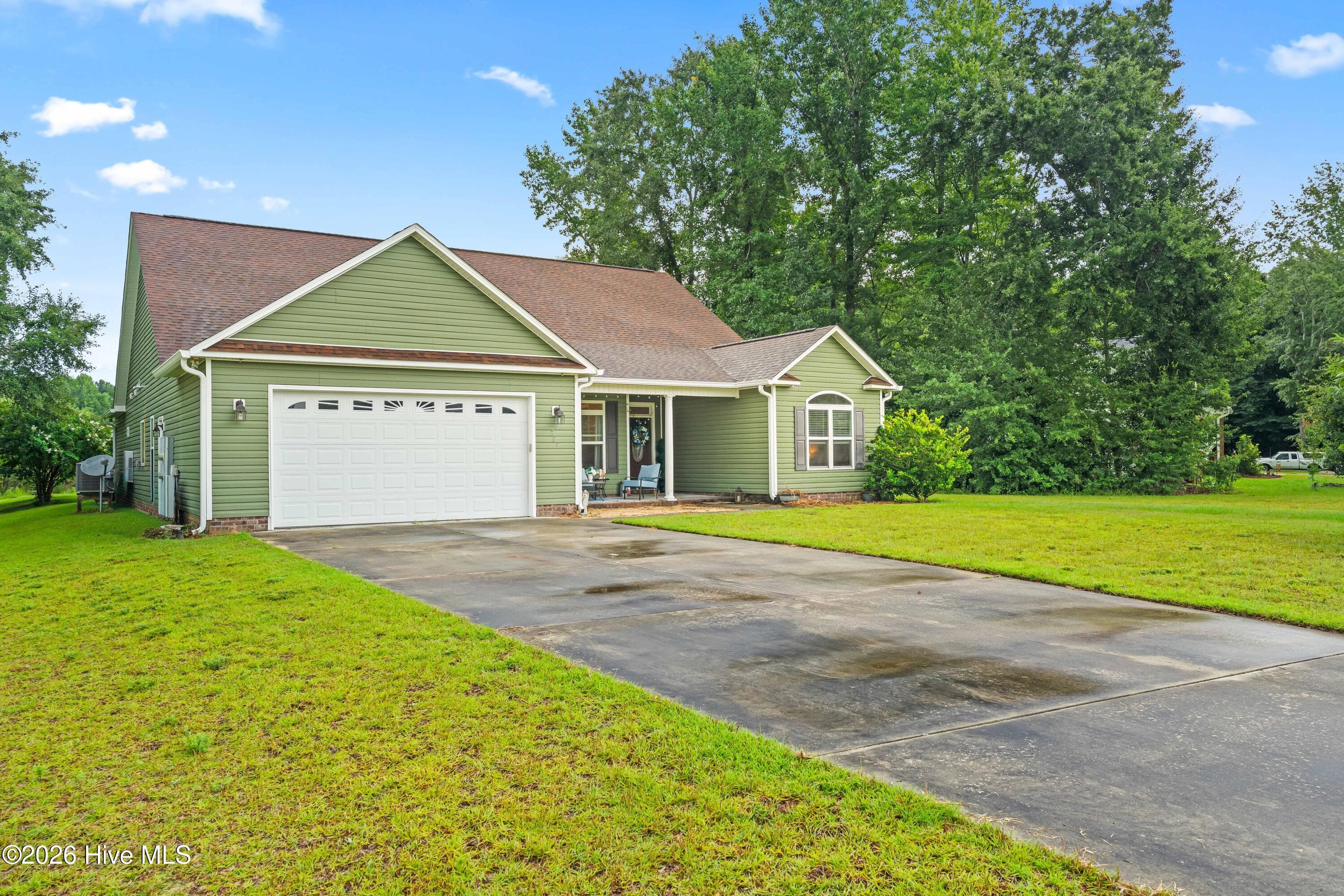 Single Family Residence at 309 Ramonas Lake Court, New Bern, NC 28560, photo 3 of 59