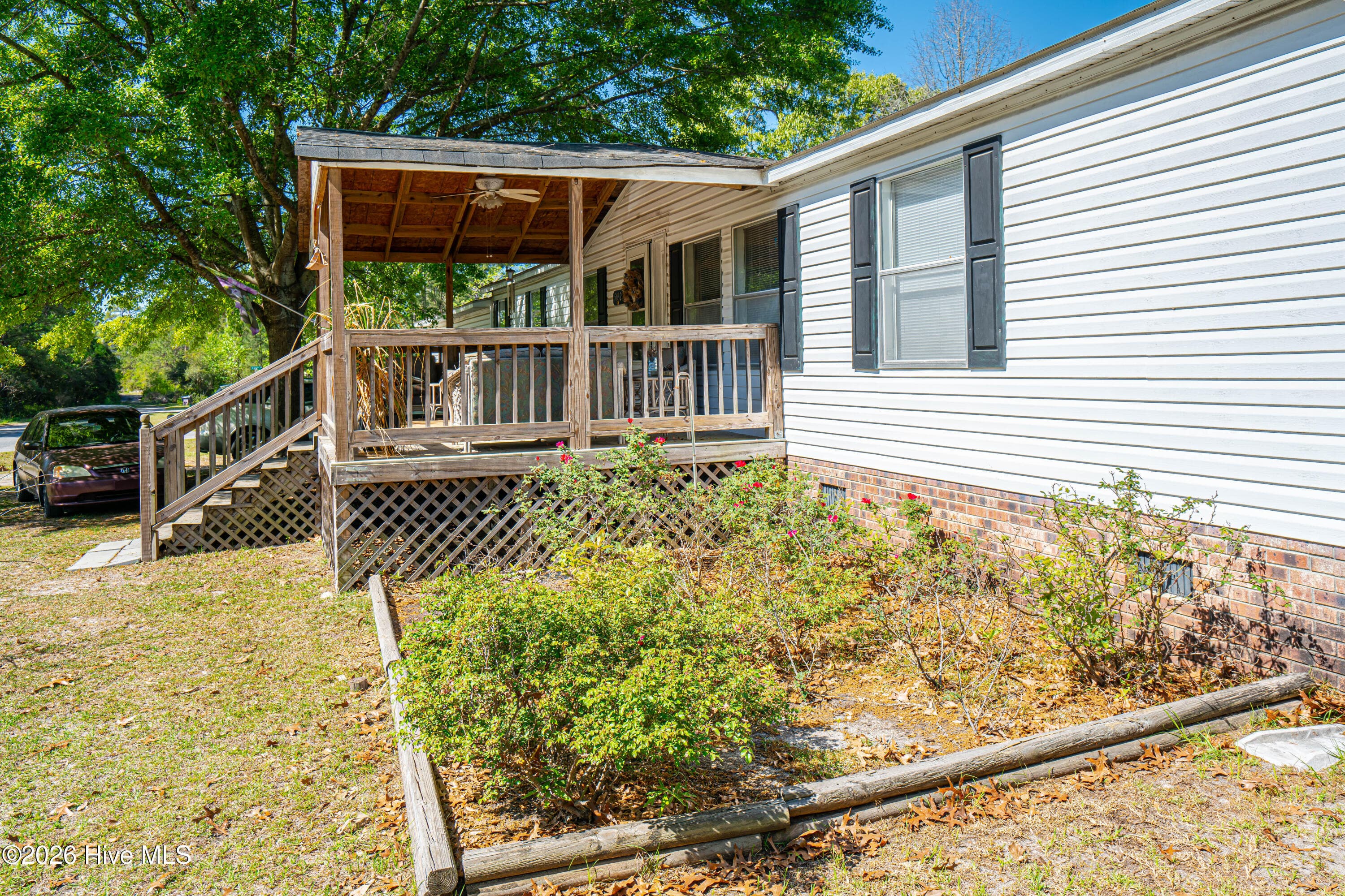 Manufactured Home at 5092 Lakewood Drive SW, Shallotte, NC 28470, photo 2 of 35