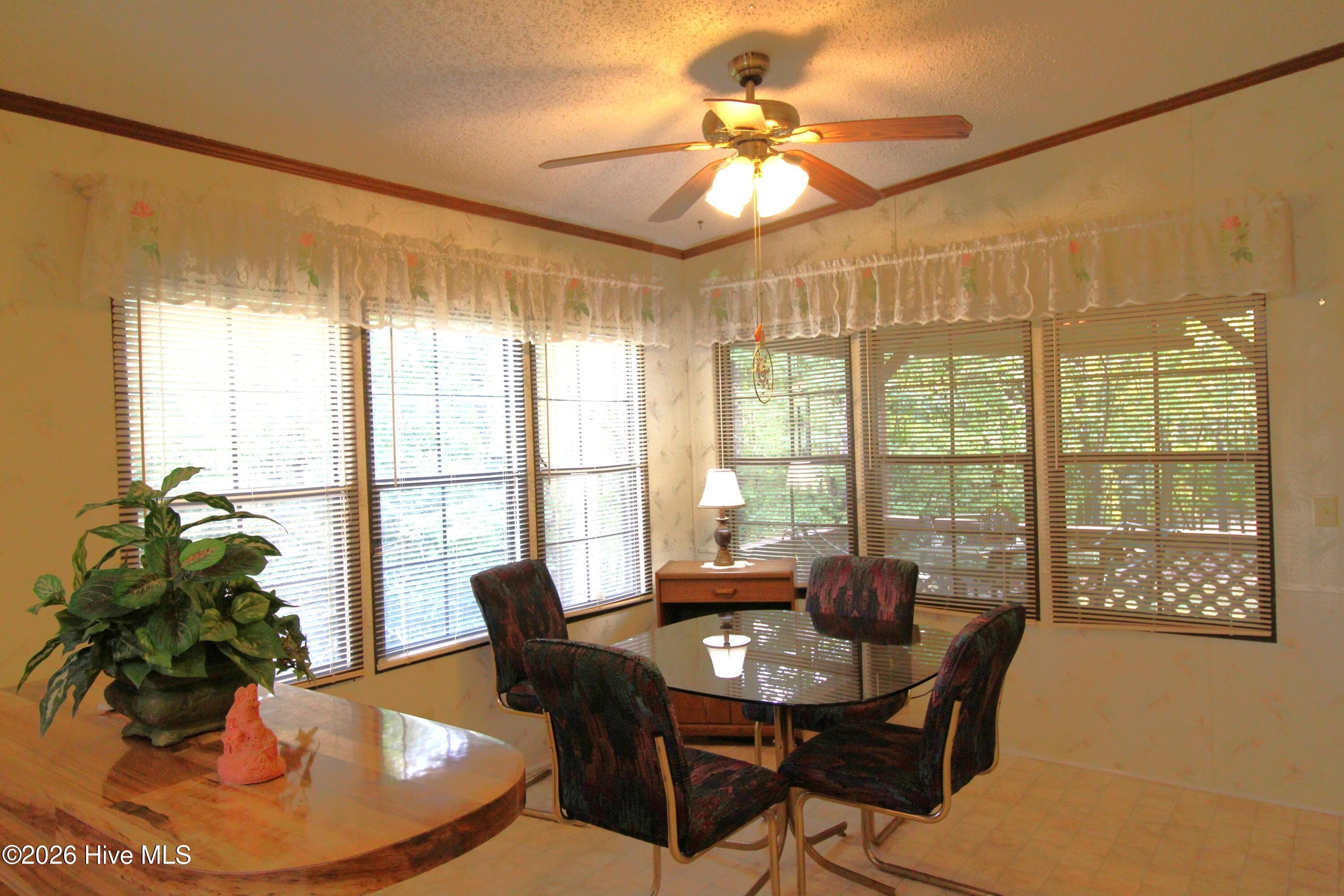 Breakfast Nook - 46 Arthur Ridge, Brasstown, NC 28902
