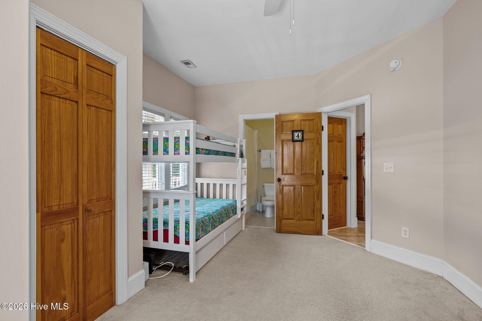 2nd Bedroom w/Access to 2nd Bath - 4204 Emerald Drive, Emerald Isle, NC 28594