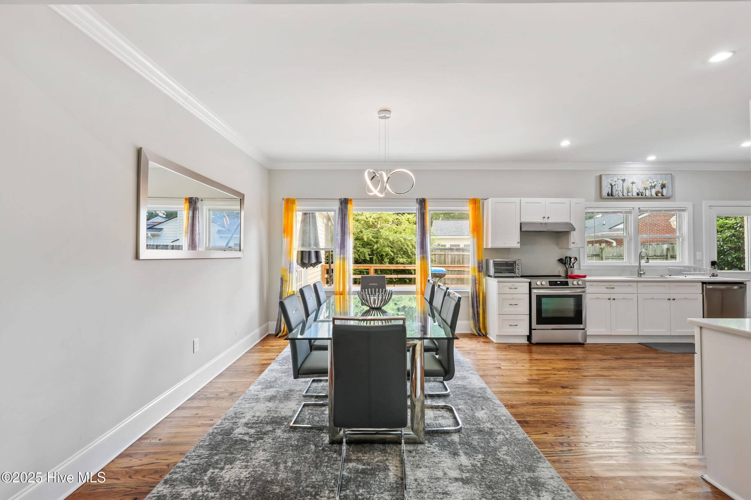 Single Family Residence at 827 Colonial Drive, Wilmington, NC 28403, photo 9 of 27