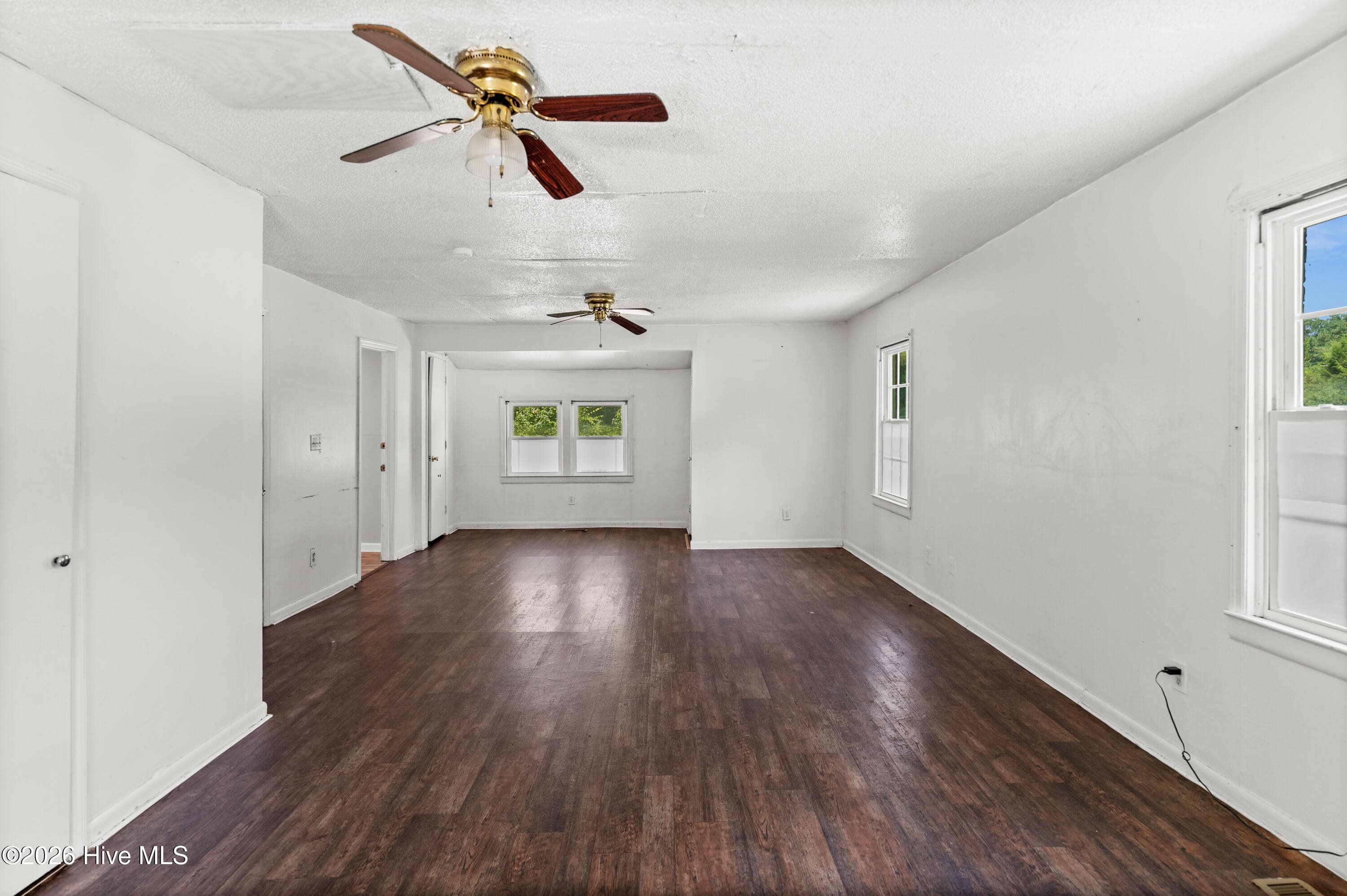 Single Family Residence at 204 Julia Street, Warsaw, NC 28398, photo 8 of 24