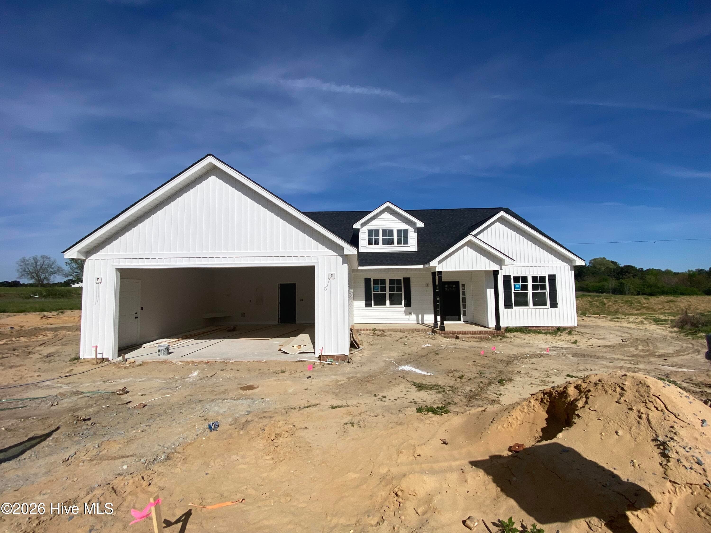 Single Family Residence at 205 N Rabbit Run Drive, Smithfield, NC 27577, photo 2 of 127