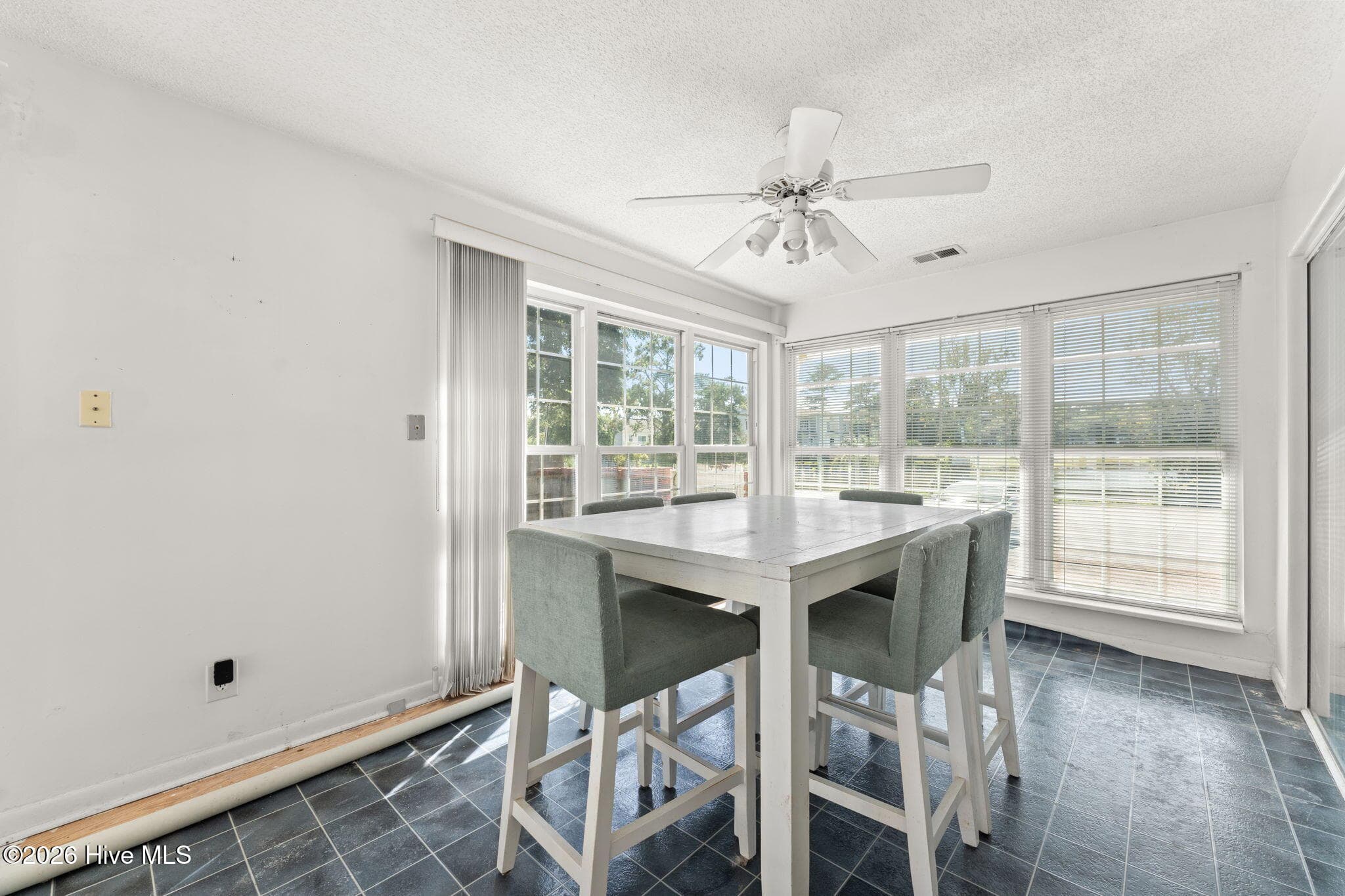 Single Family Residence at 906 20th Avenue N, North Myrtle Beach, SC 29582, photo 8 of 39