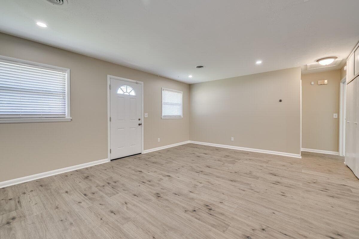 Single Family Residence at 2085 Hillsinger Road, Augusta, GA 30904, photo 3 of 42