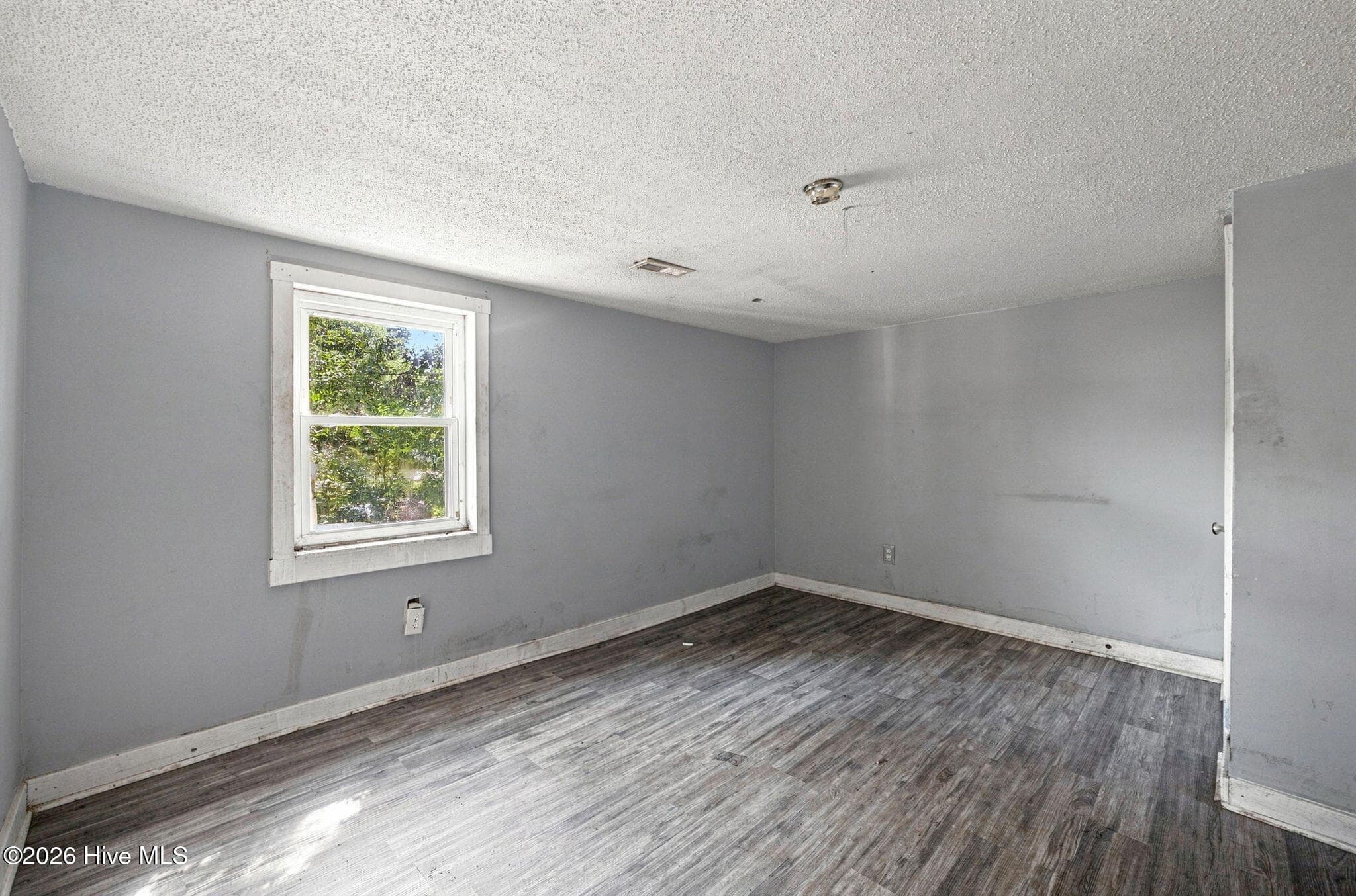 Single Family Residence at 1314 Glenn Street, Wilmington, NC 28401, photo 13 of 38