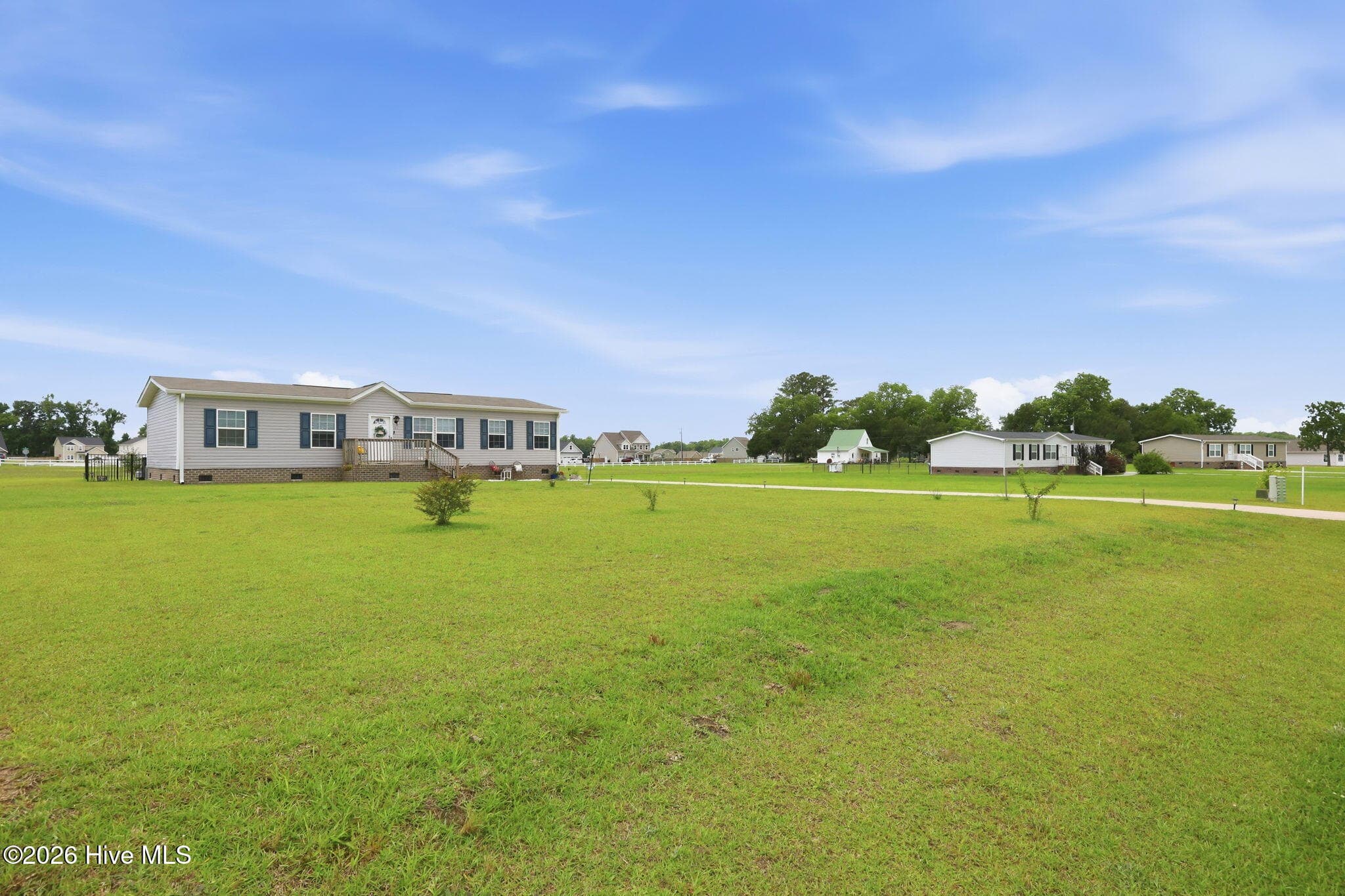 Manufactured Home at 203 Magnolia Drive, Stella, NC 28582, photo 30 of 40