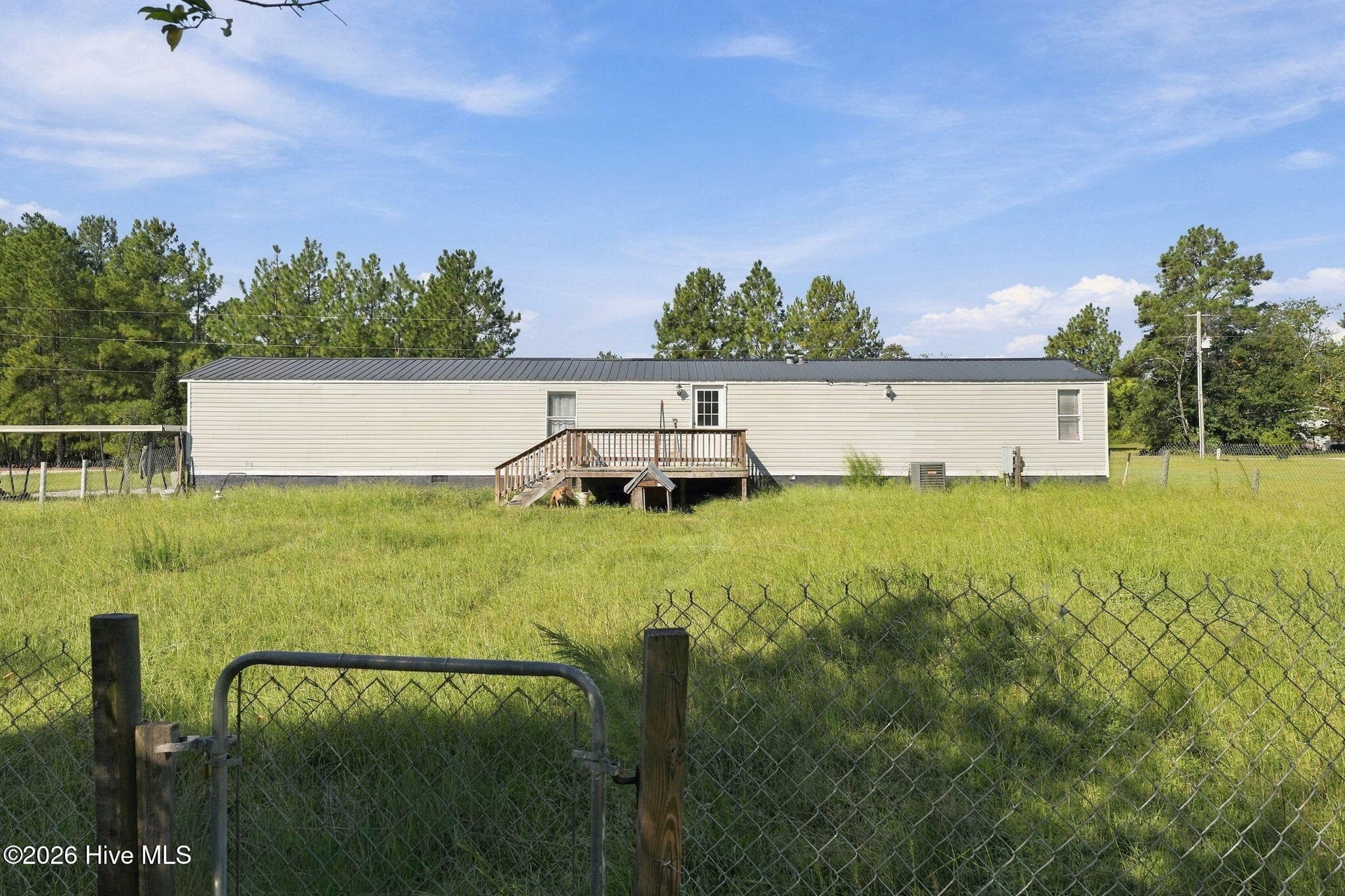 Manufactured Home at 135 Meadow Lane, Hamlet, NC 28345, photo 29 of 38