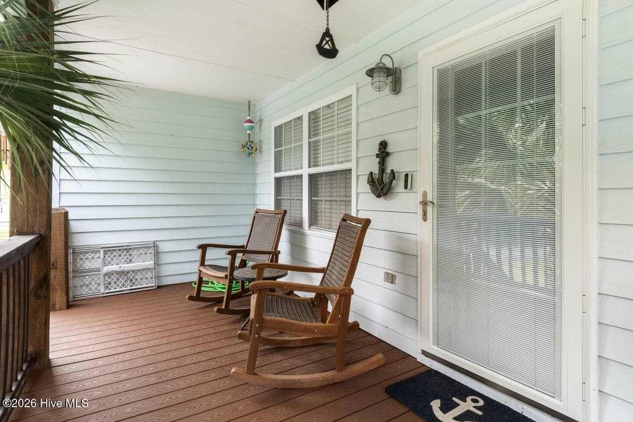 Single Family Residence at 303 Osprey Ridge Court, Emerald Isle, NC 28594, photo 3 of 23