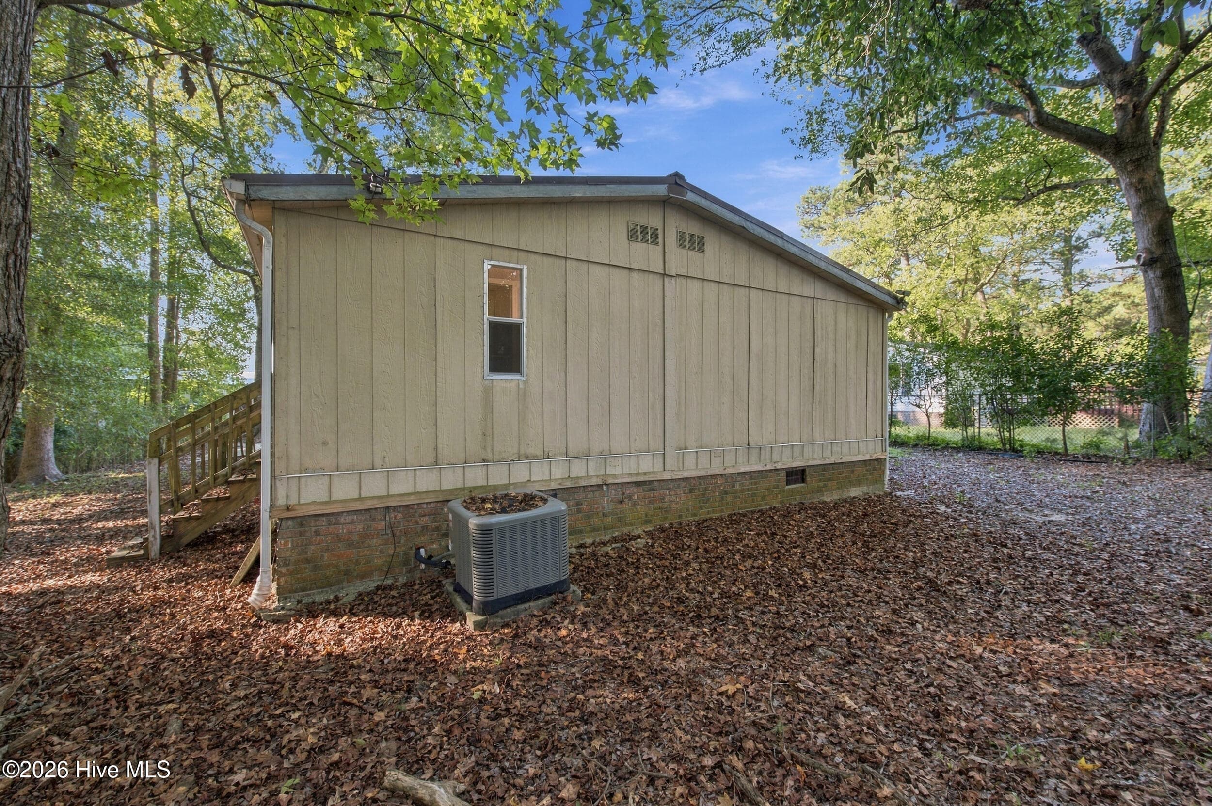 Manufactured Home at 232 Suburban Street SW, Shallotte, NC 28470, photo 31 of 40