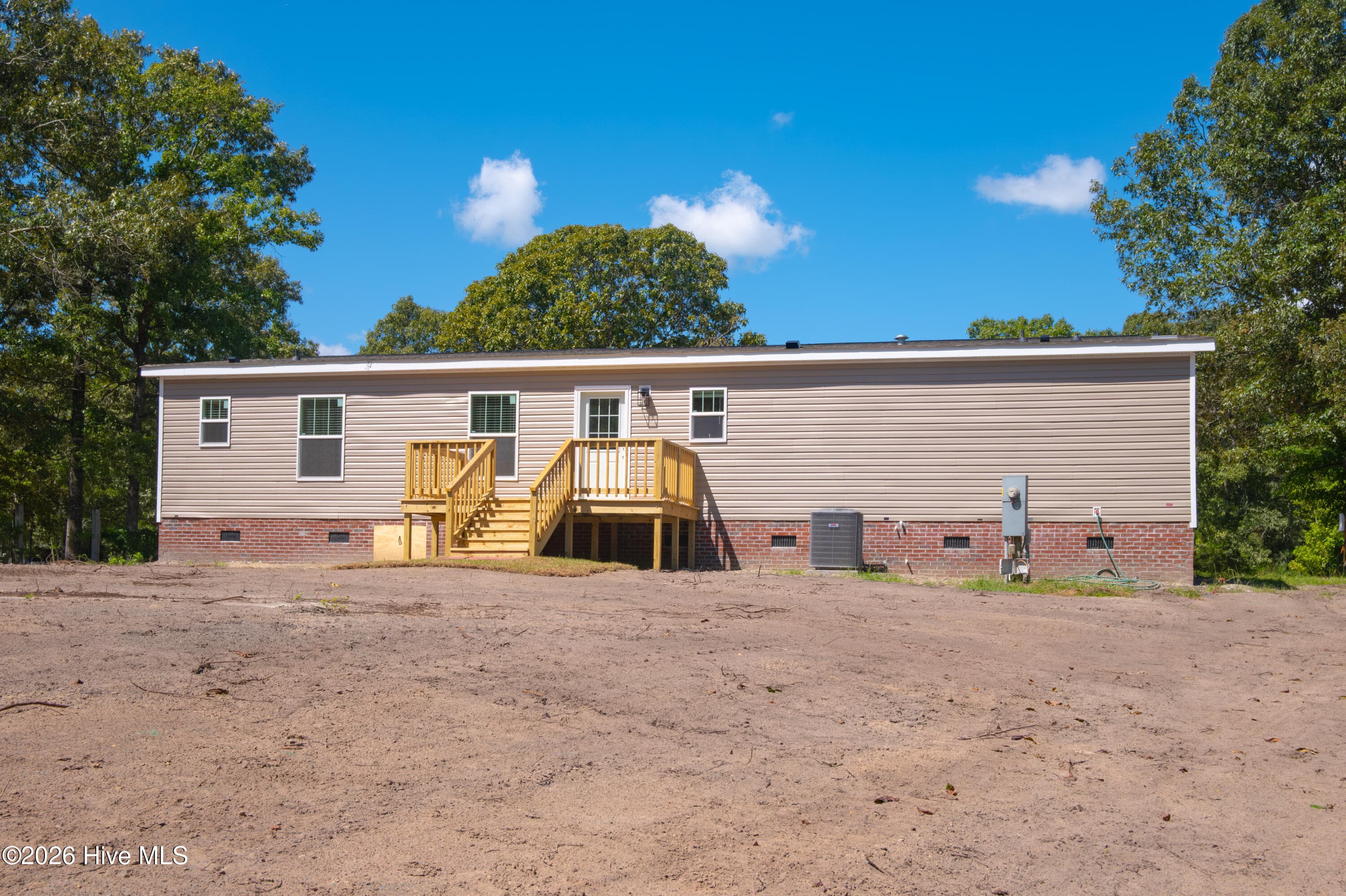 Manufactured Home at 120 Edgewater Lane, Richlands, NC 28574, photo 40 of 44